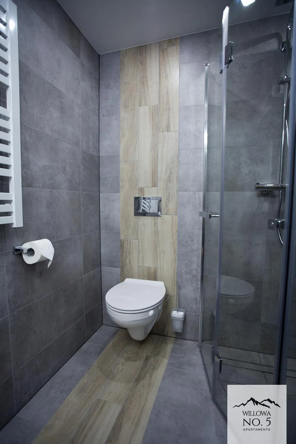 Shower in Willowa NO. 5 APARTAMENTS