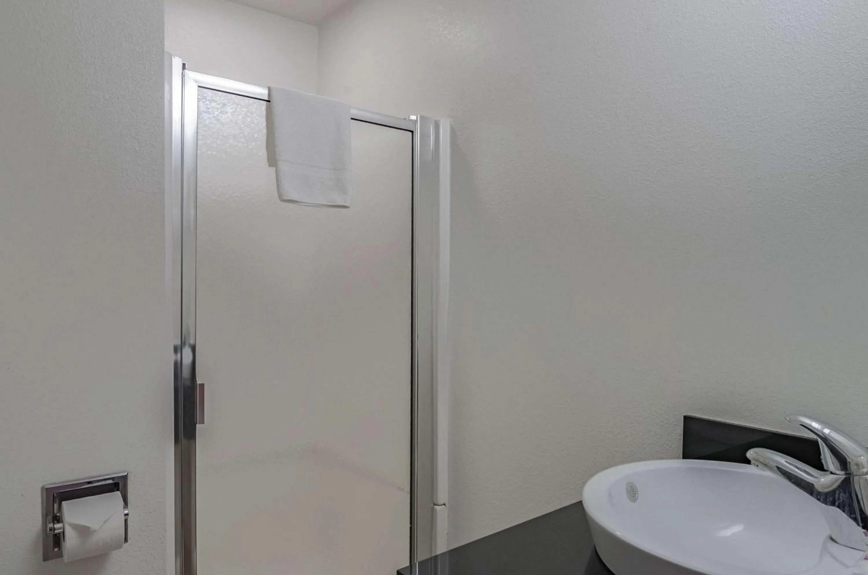 Bedroom in Motel 6 Riverton WY