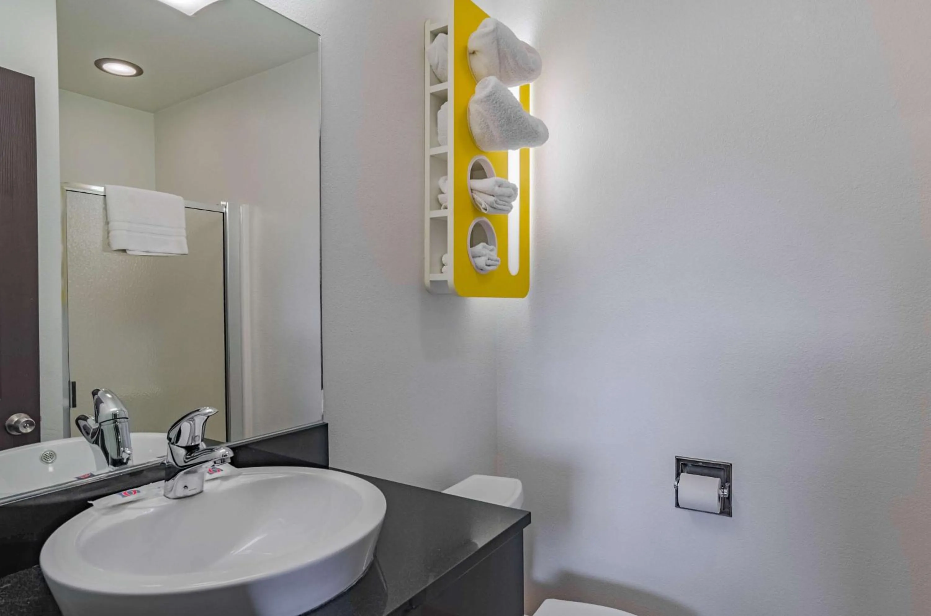 Bathroom in Motel 6 Riverton WY