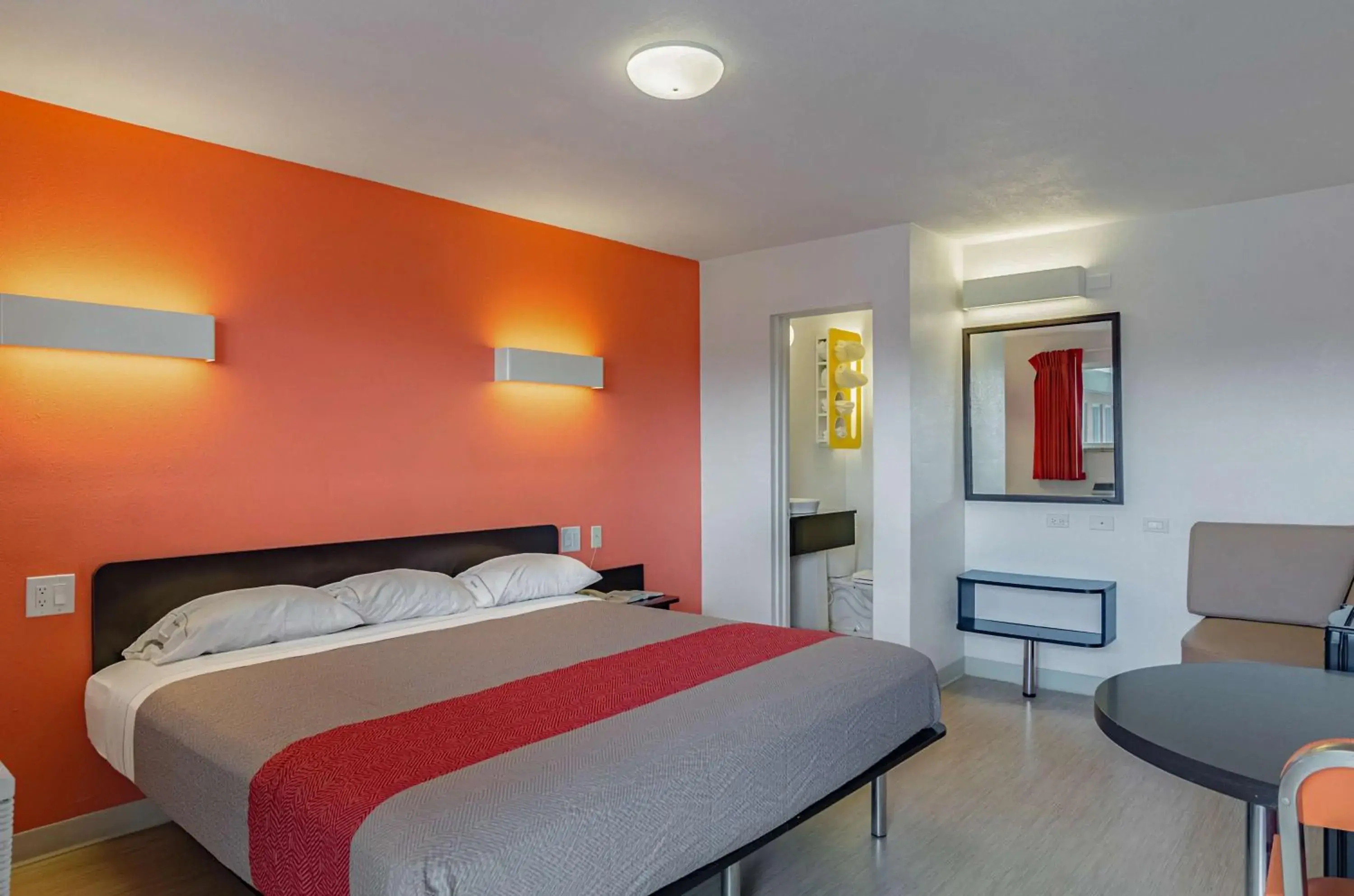 Bedroom, Bed in Motel 6 Riverton WY Bedroom, Bed in Motel 6 Riverton WY