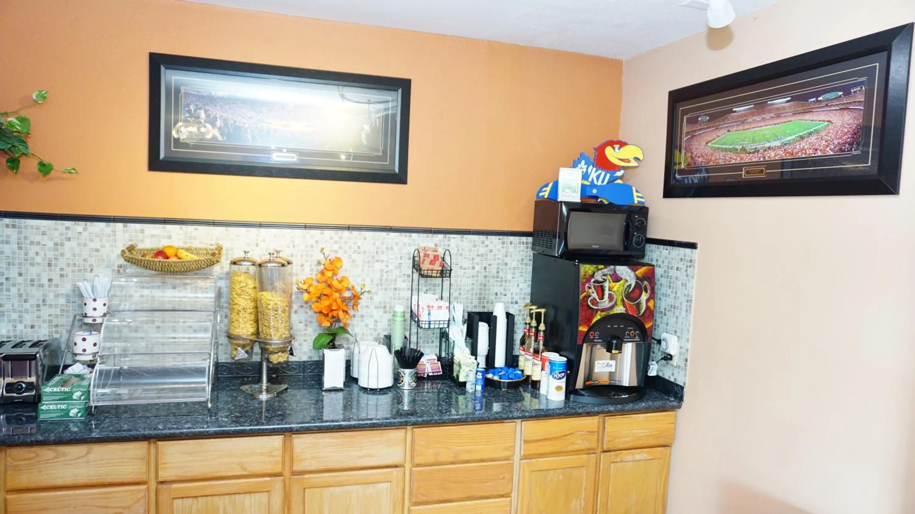 Restaurant/places to eat in Virginia Inn