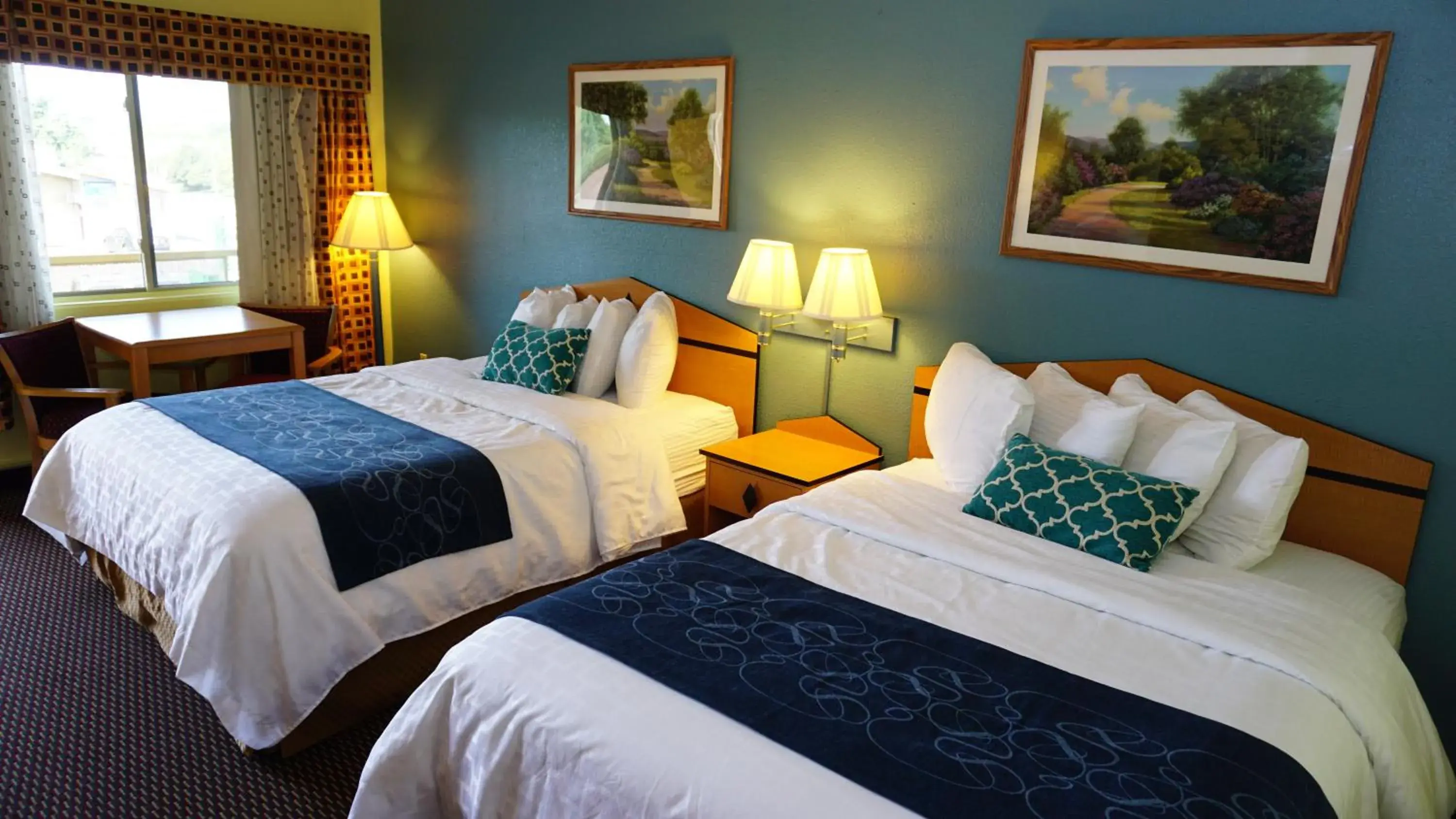 Queen Room with Two Queen Beds - Non-Smoking in Virginia Inn Queen Room with Two Queen Beds - Non-Smoking in Virginia Inn