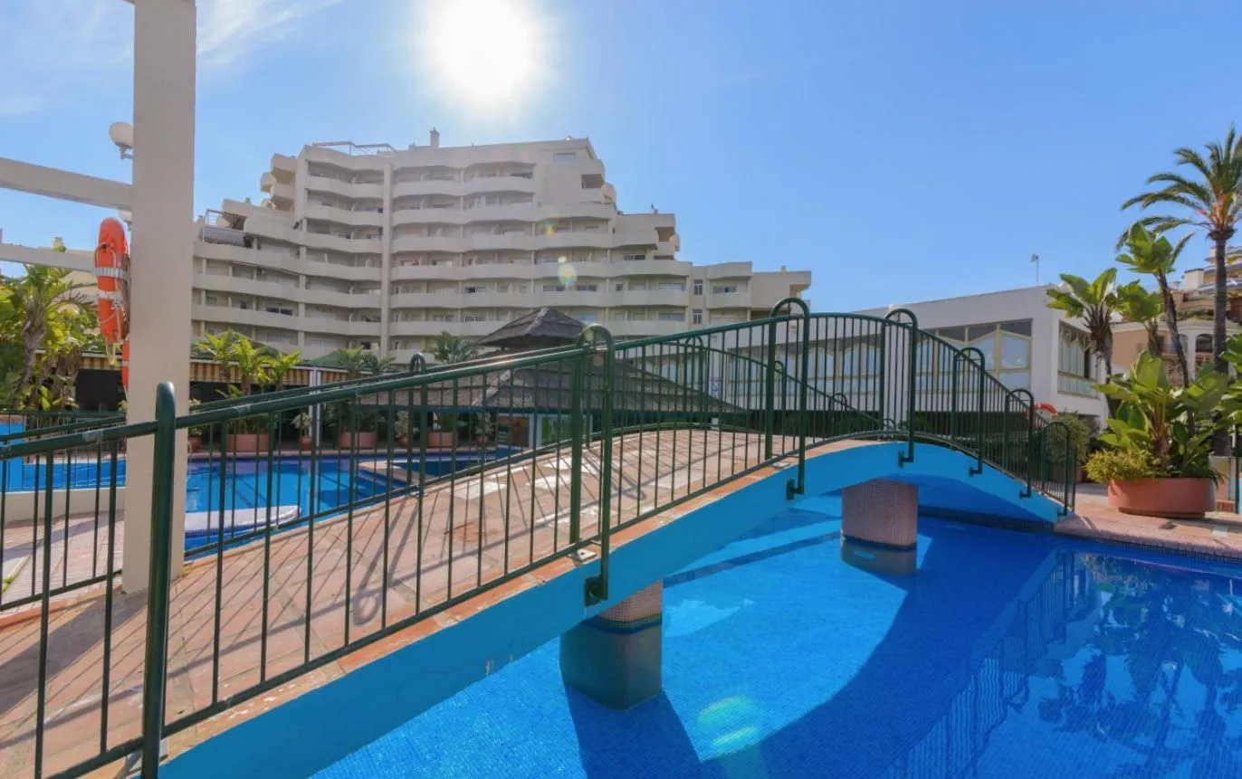 Swimming pool in Apartamentos Benal Beach Group