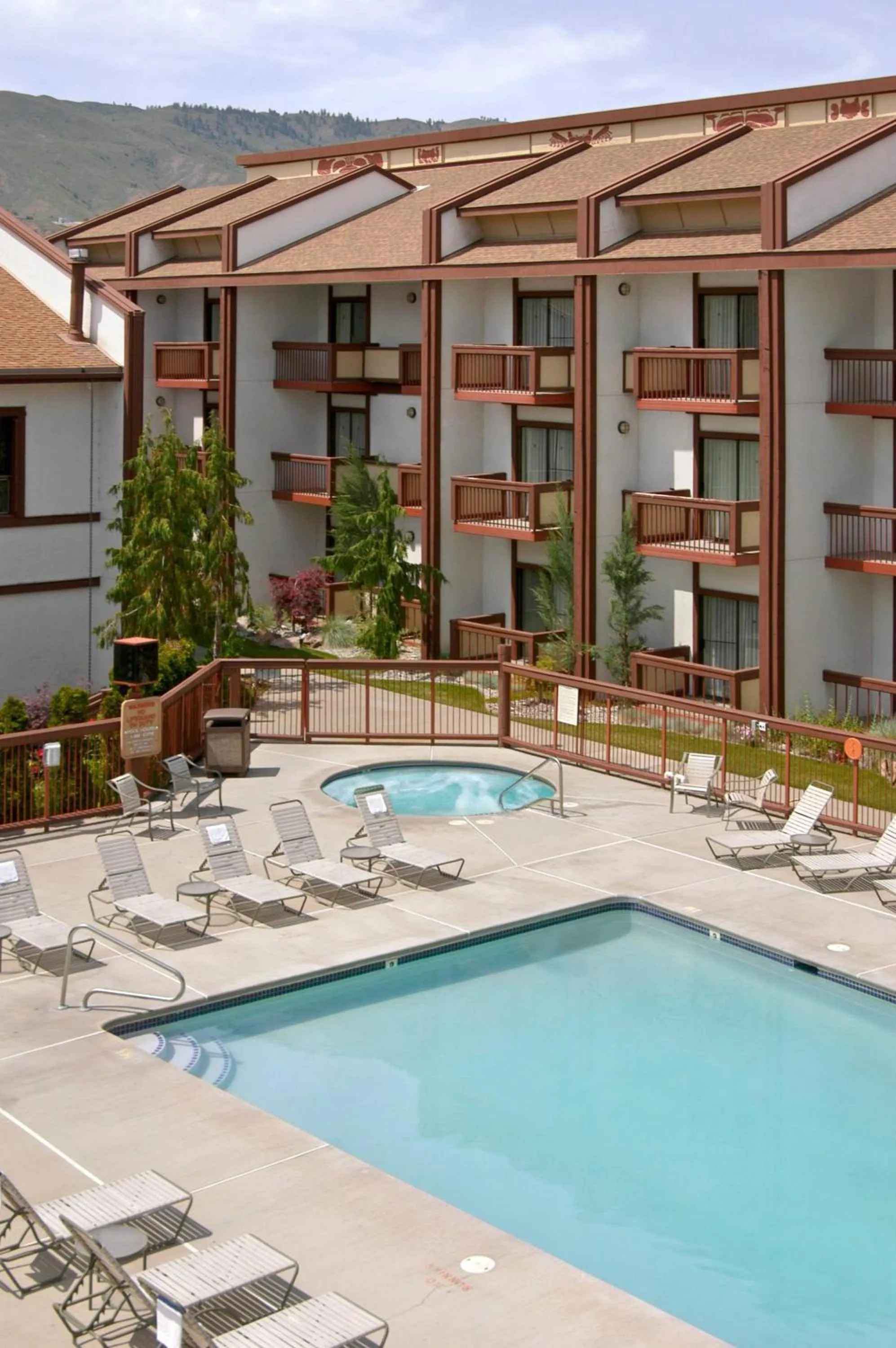 Swimming pool in Red Lion Hotel Wenatchee City Center