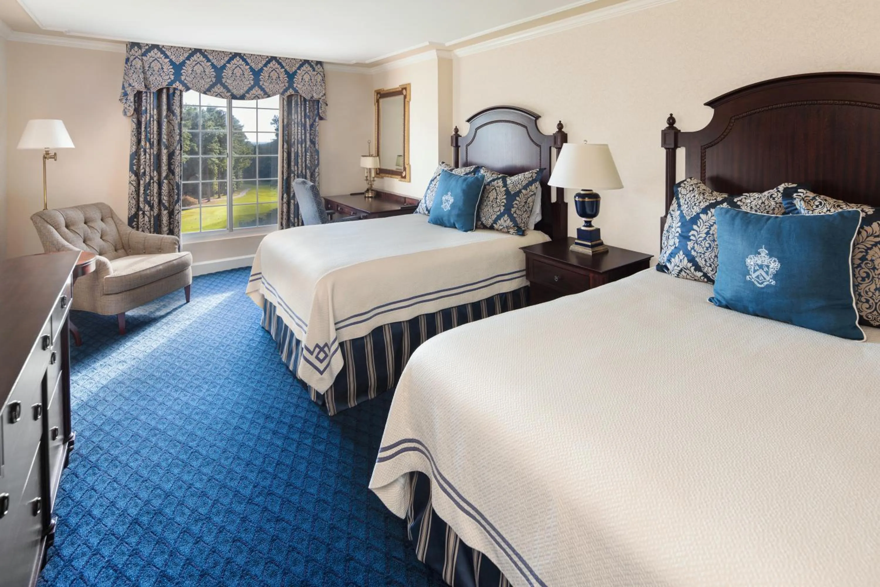 View (from property/room), Bed in Washington Duke Inn & Golf Club