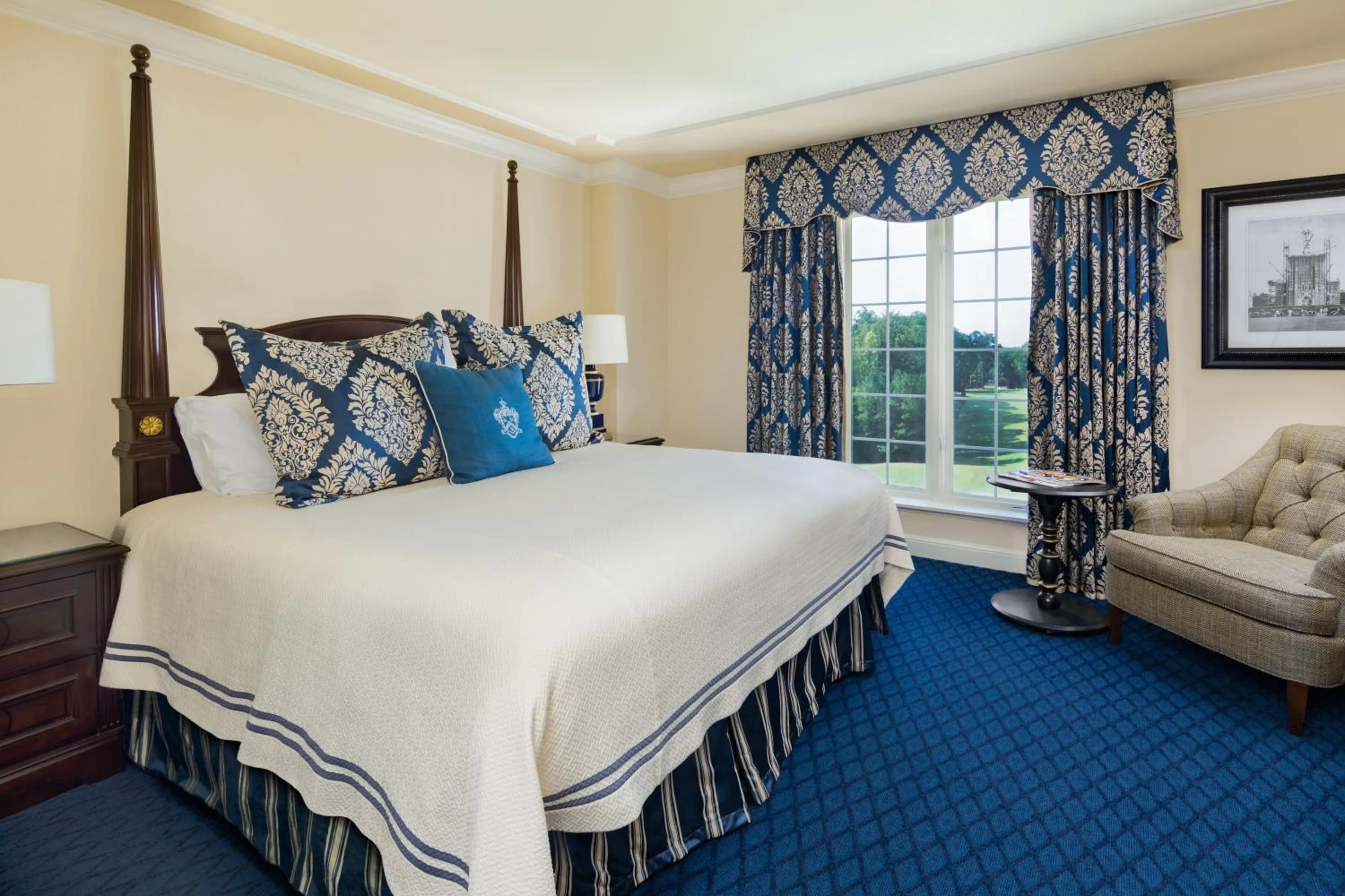View (from property/room), Bed in Washington Duke Inn & Golf Club