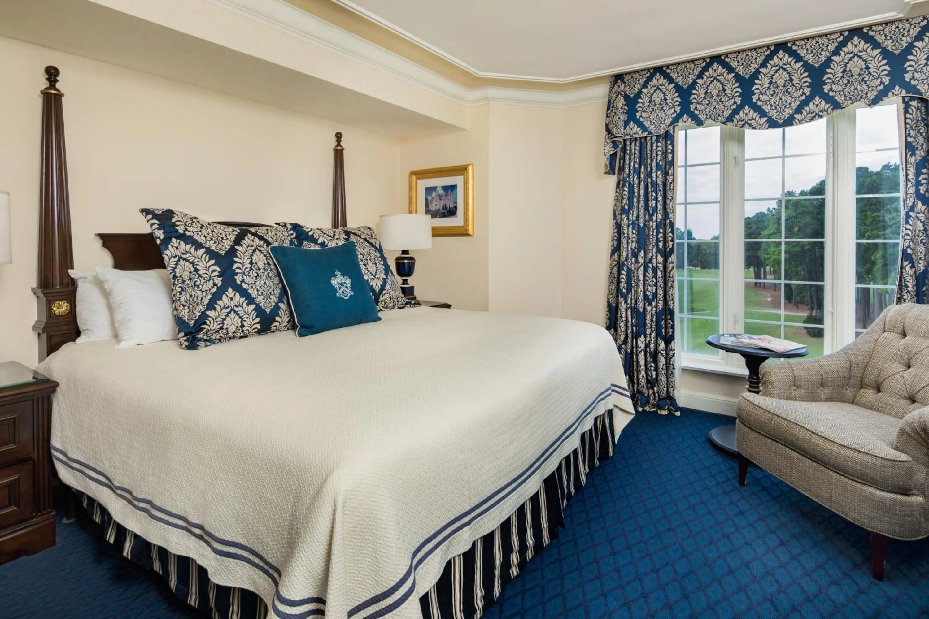 View (from property/room), Bed in Washington Duke Inn & Golf Club