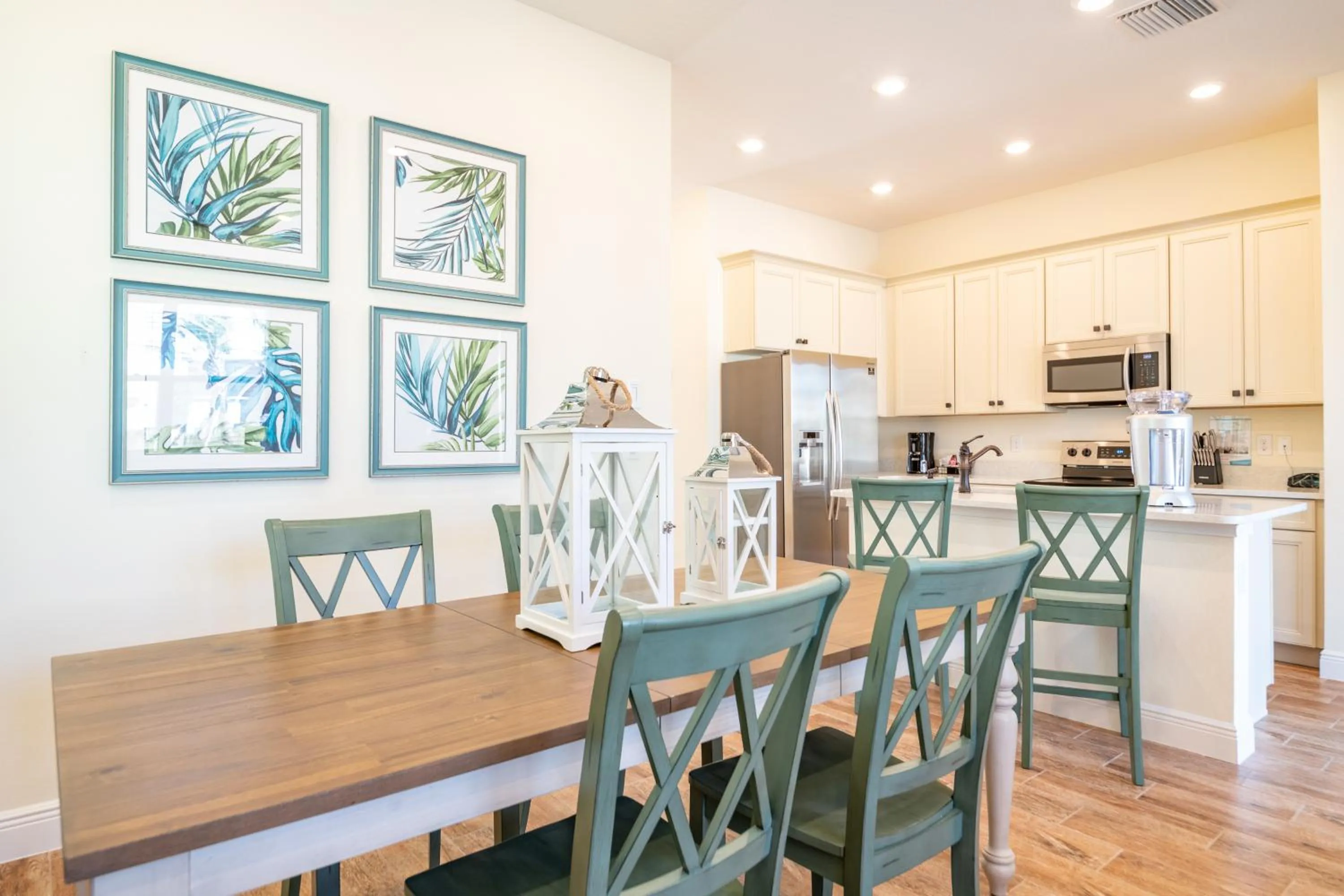 Kitchen or kitchenette in Margaritaville Cottages Orlando by Rentyl with H2O Waterpark