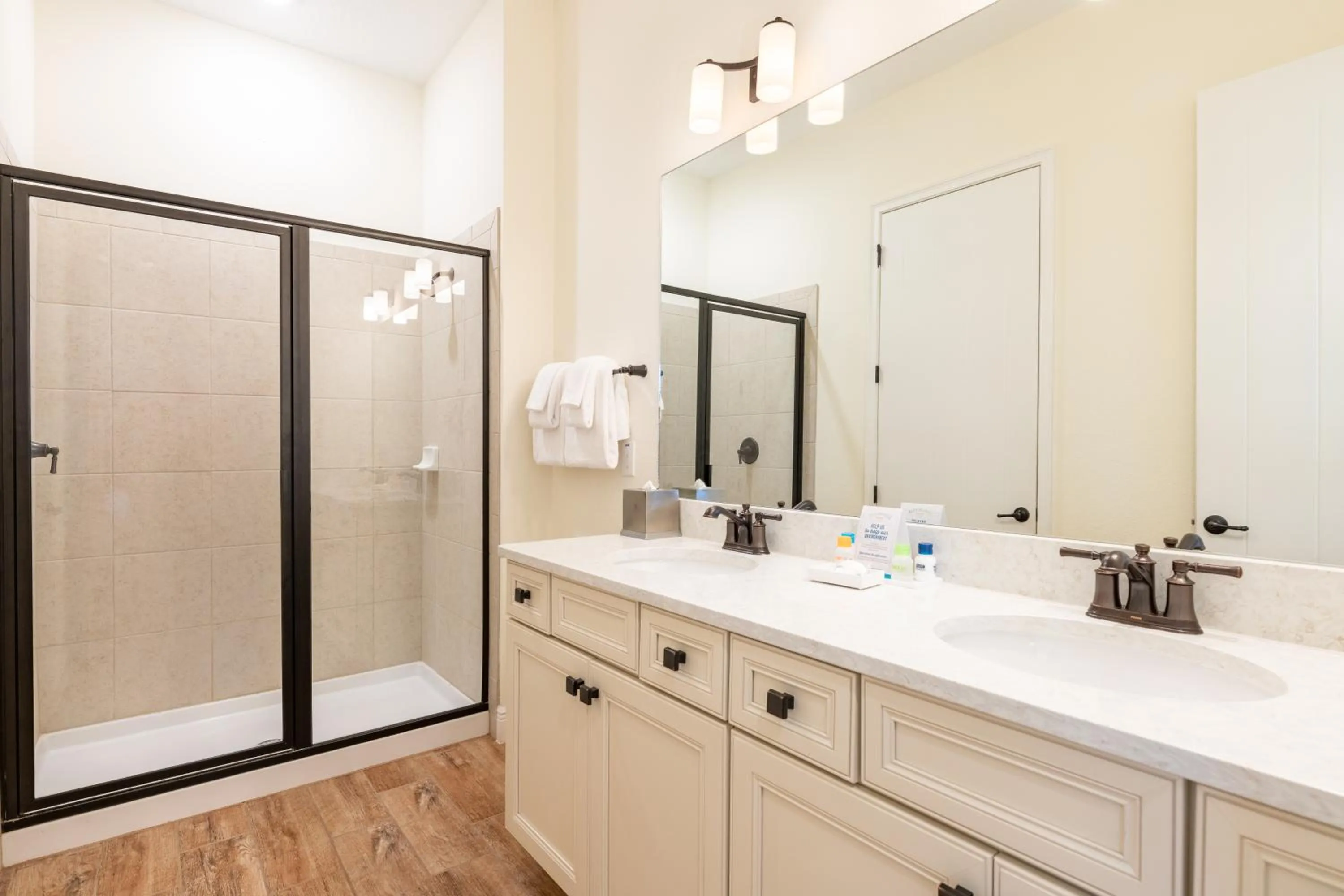 Bathroom in Margaritaville Cottages Orlando by Rentyl with H2O Waterpark