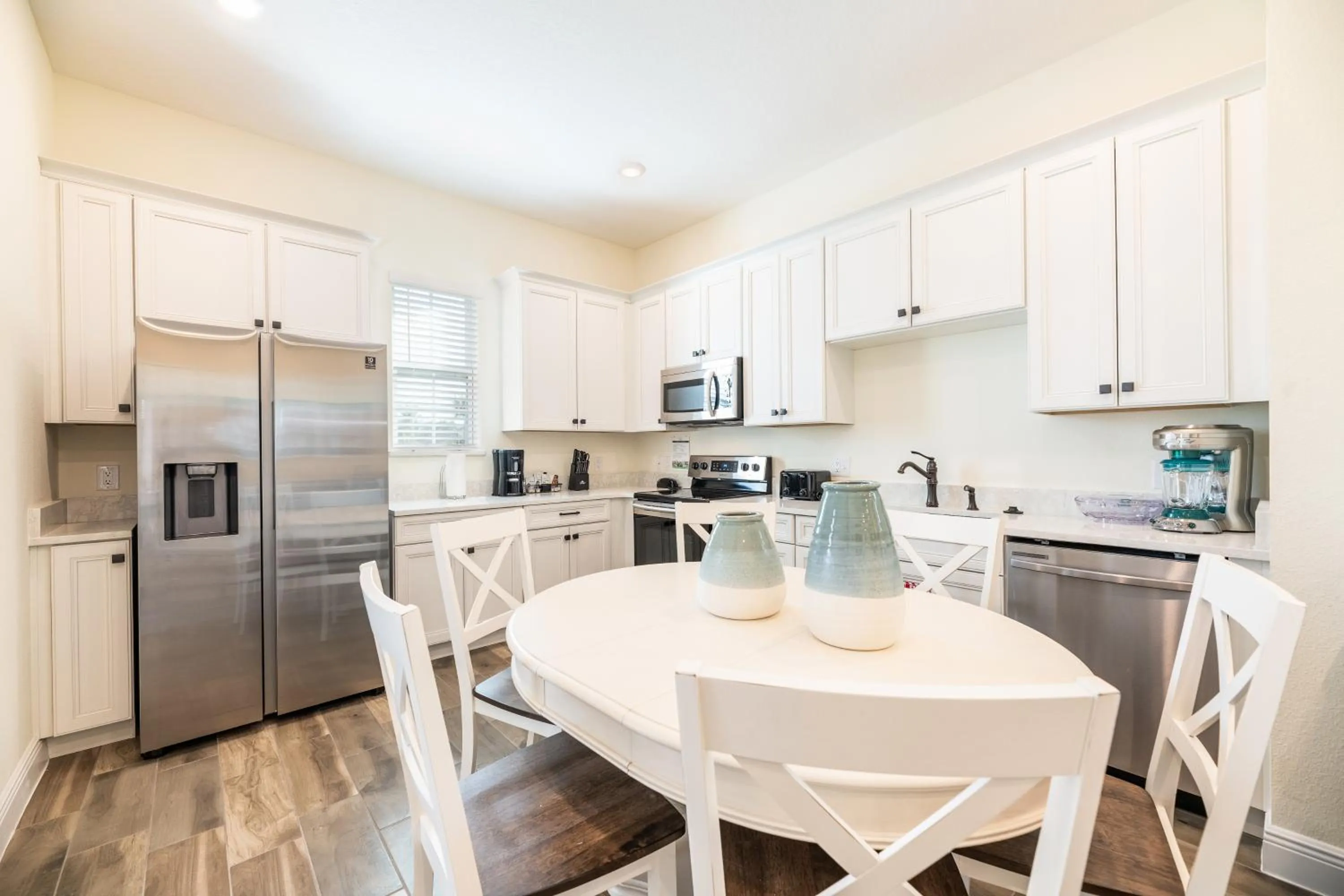 Kitchen or kitchenette in Margaritaville Cottages Orlando by Rentyl with H2O Waterpark