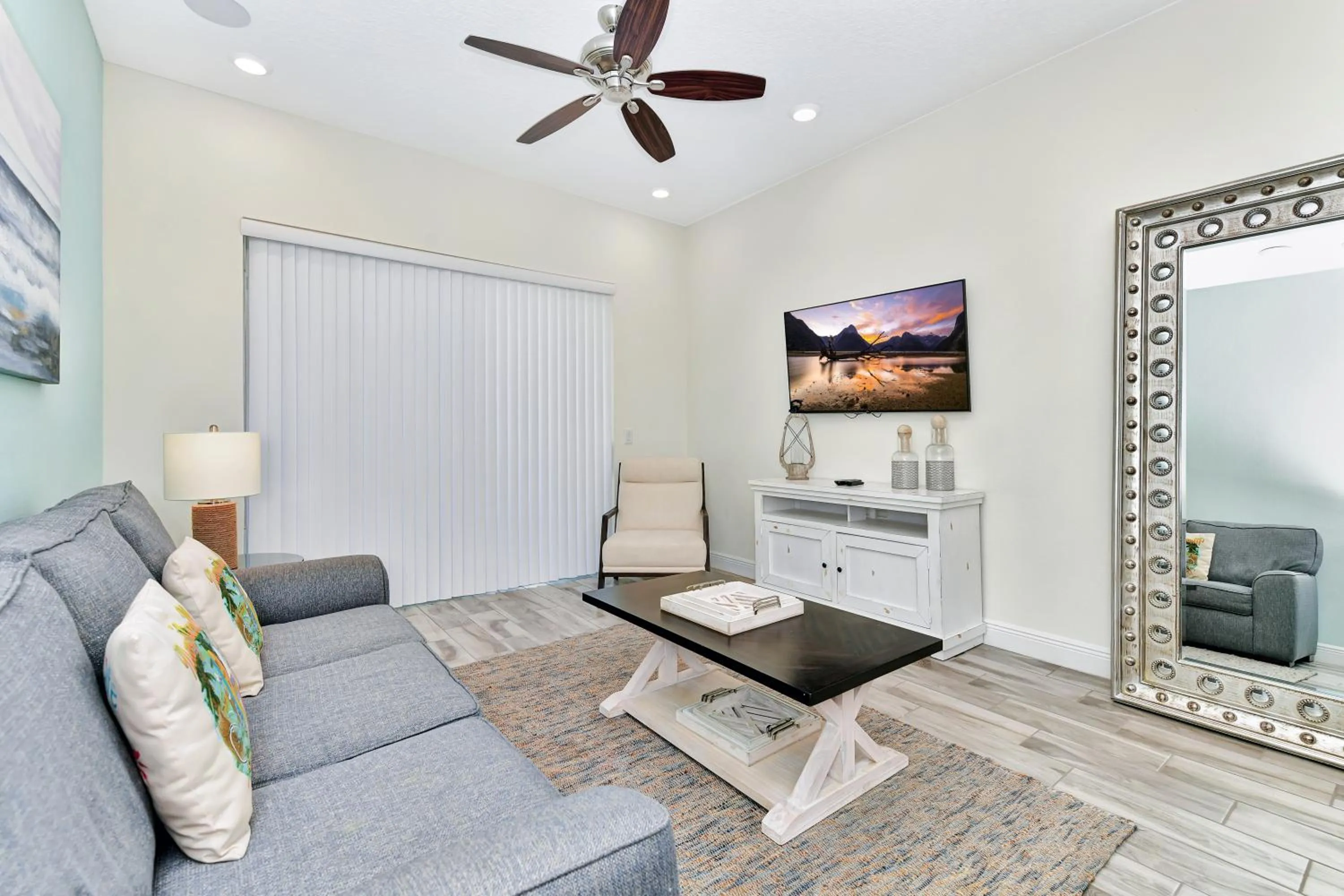 TV and multimedia in Margaritaville Cottages Orlando by Rentyl with H2O Waterpark