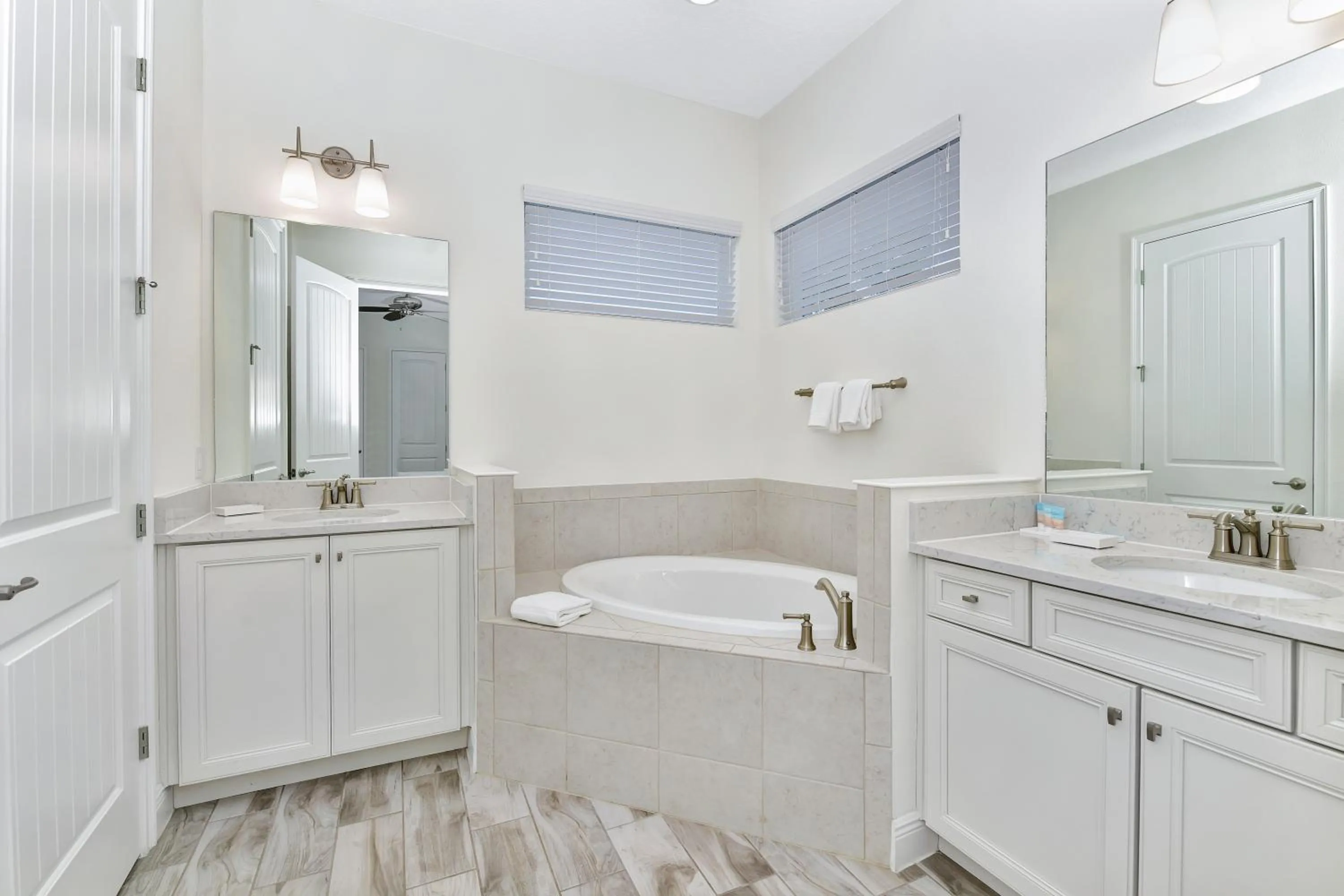 Bathroom in Margaritaville Cottages Orlando by Rentyl with H2O Waterpark