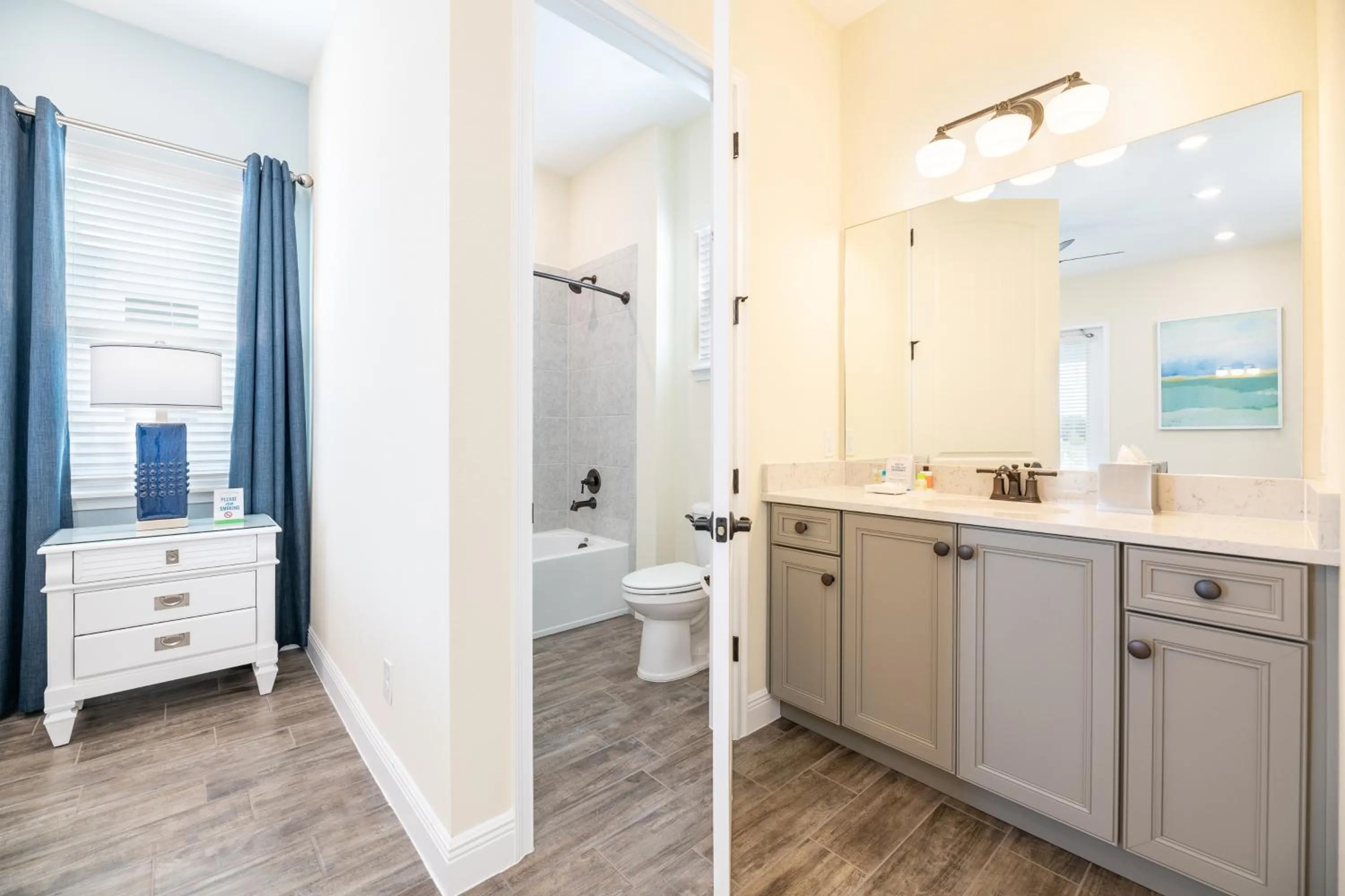 Bathroom in Margaritaville Cottages Orlando by Rentyl with H2O Waterpark