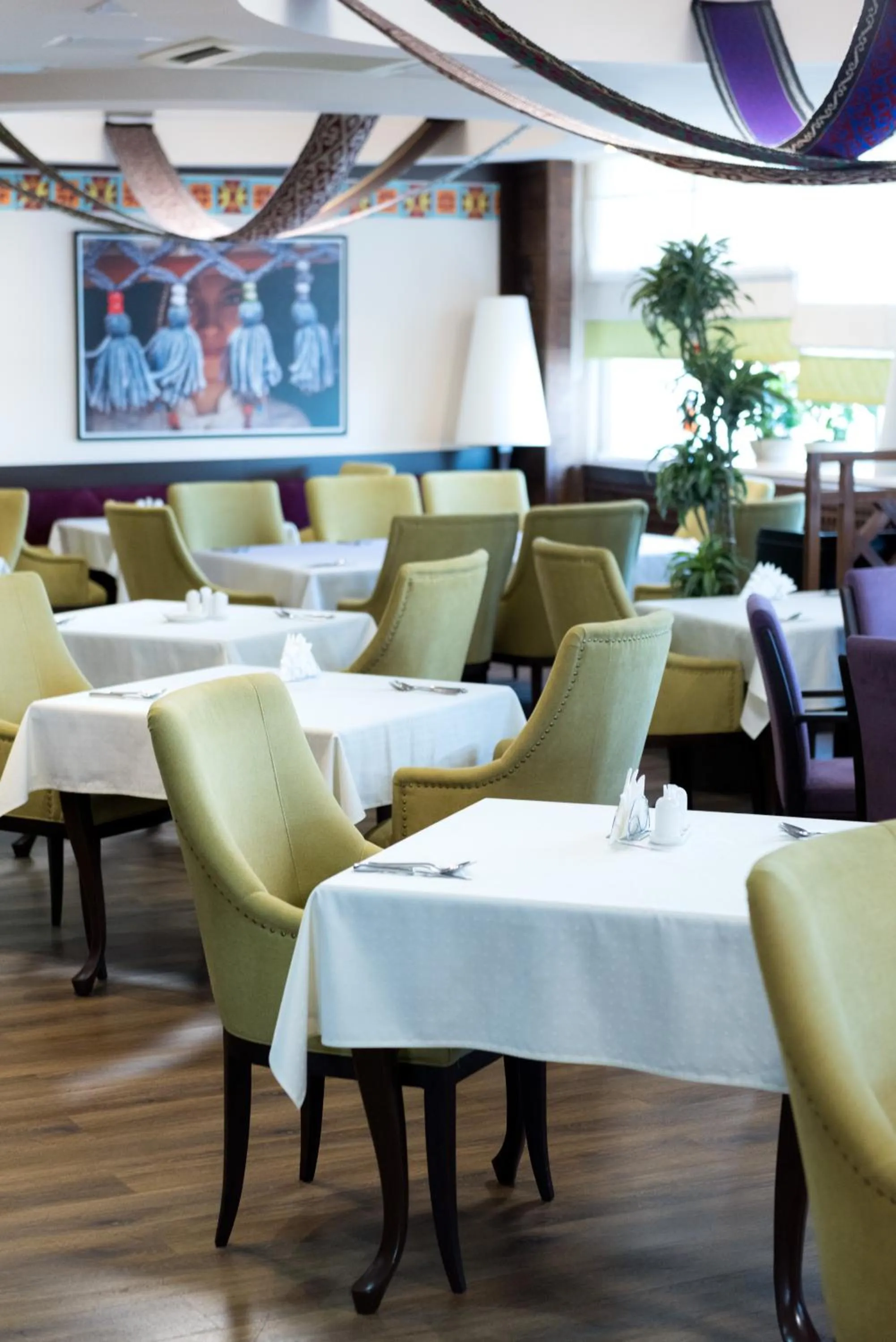 Restaurant/places to eat in Hotel Duman