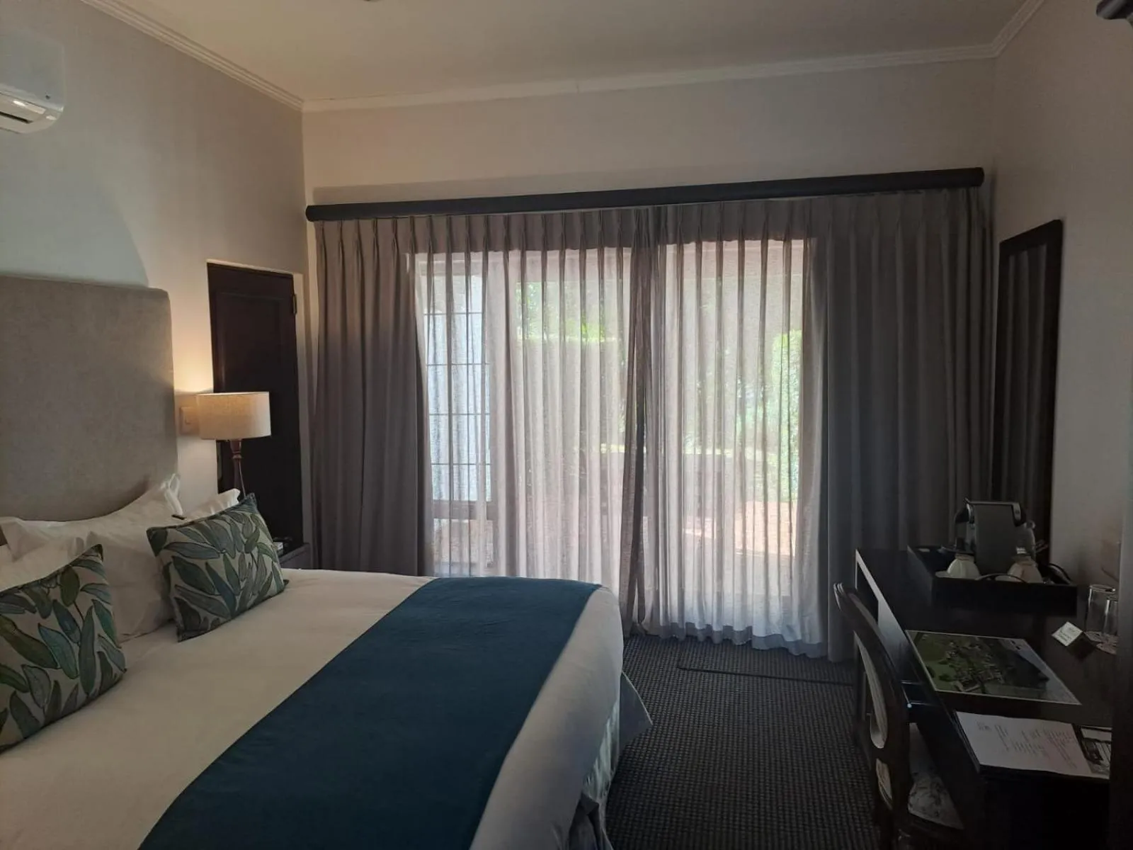 Bed in Meerendal Boutique Hotel