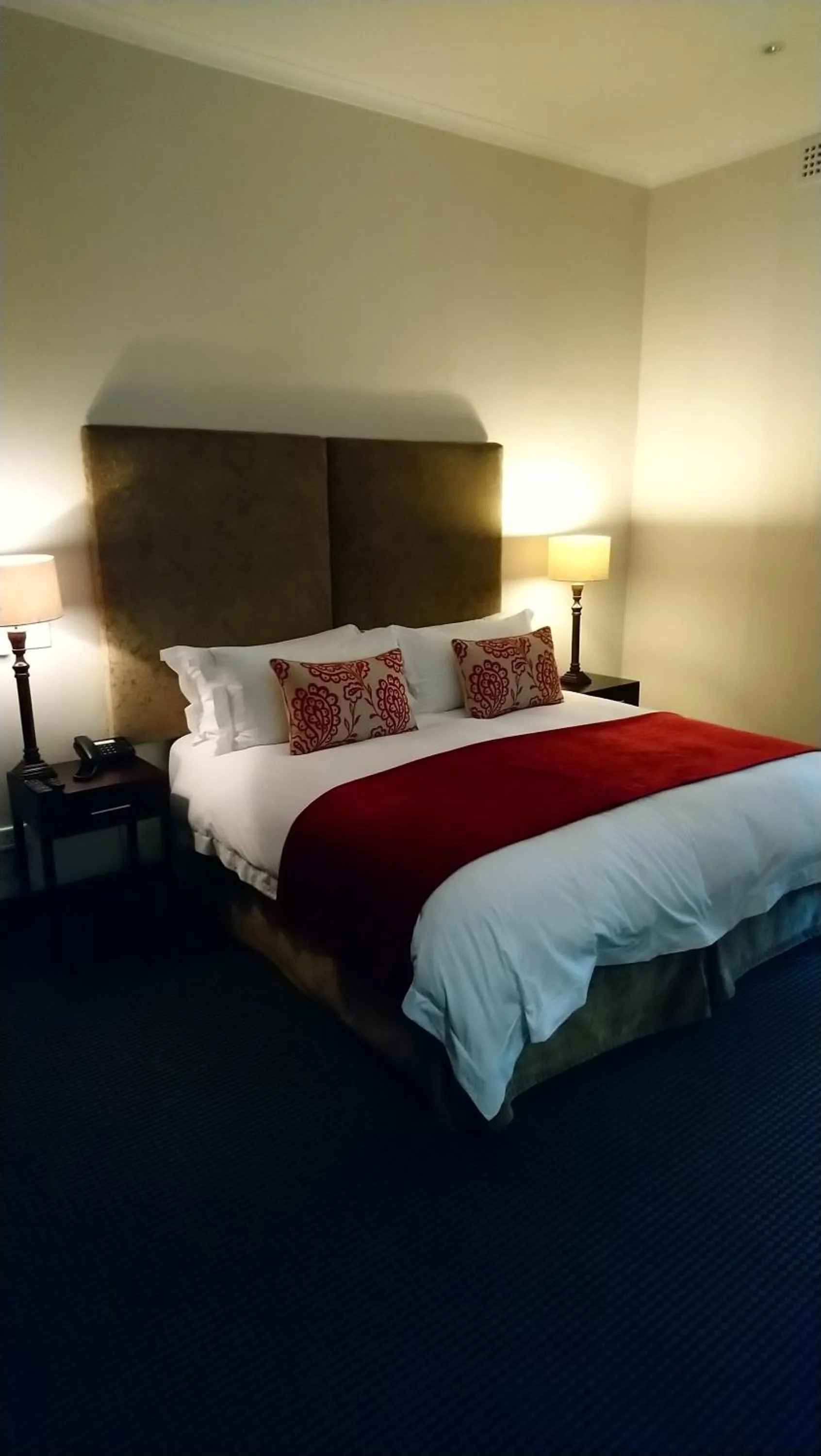 Bed in Meerendal Boutique Hotel