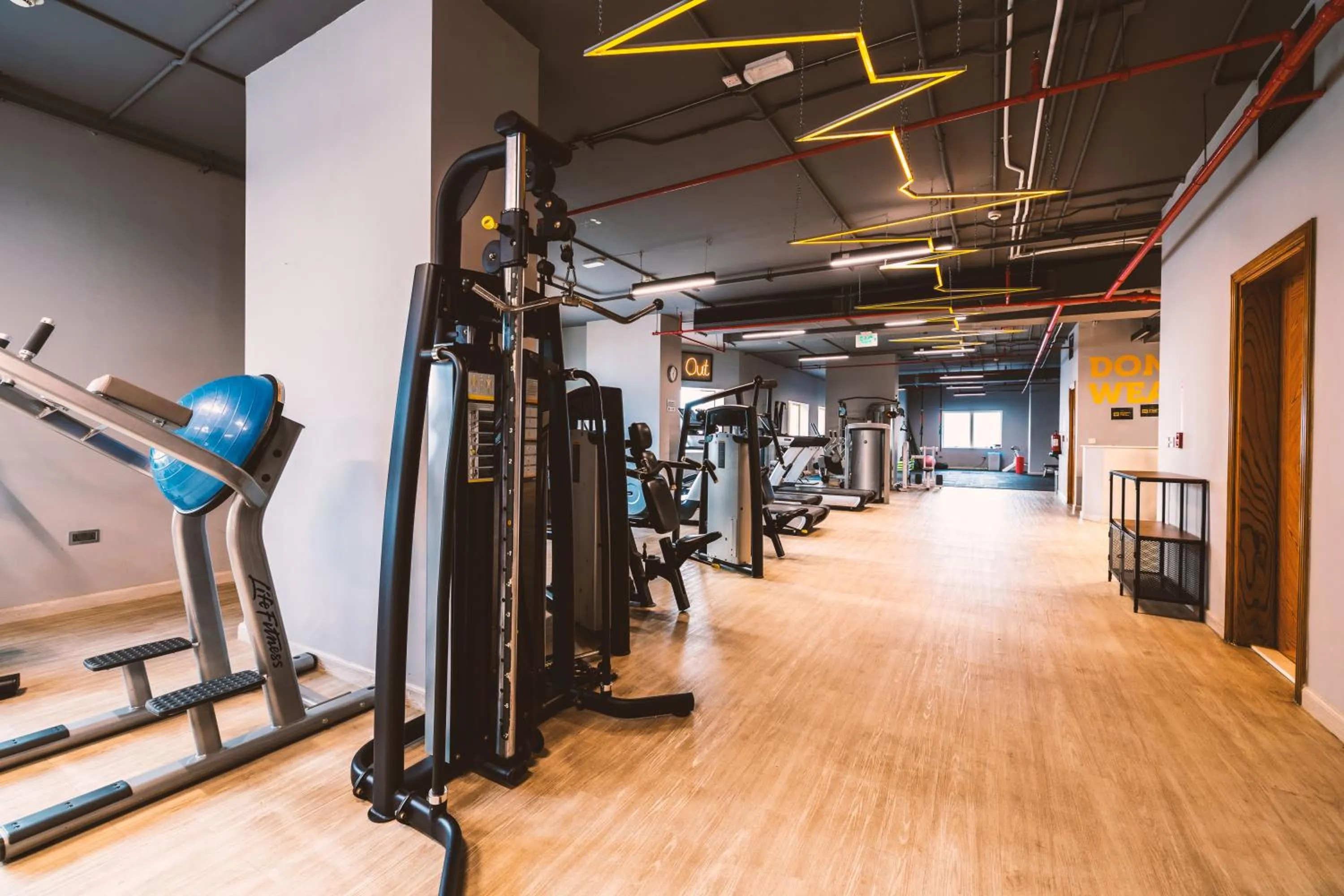 Fitness centre/facilities in Magnum Hotel & Suites West Bay