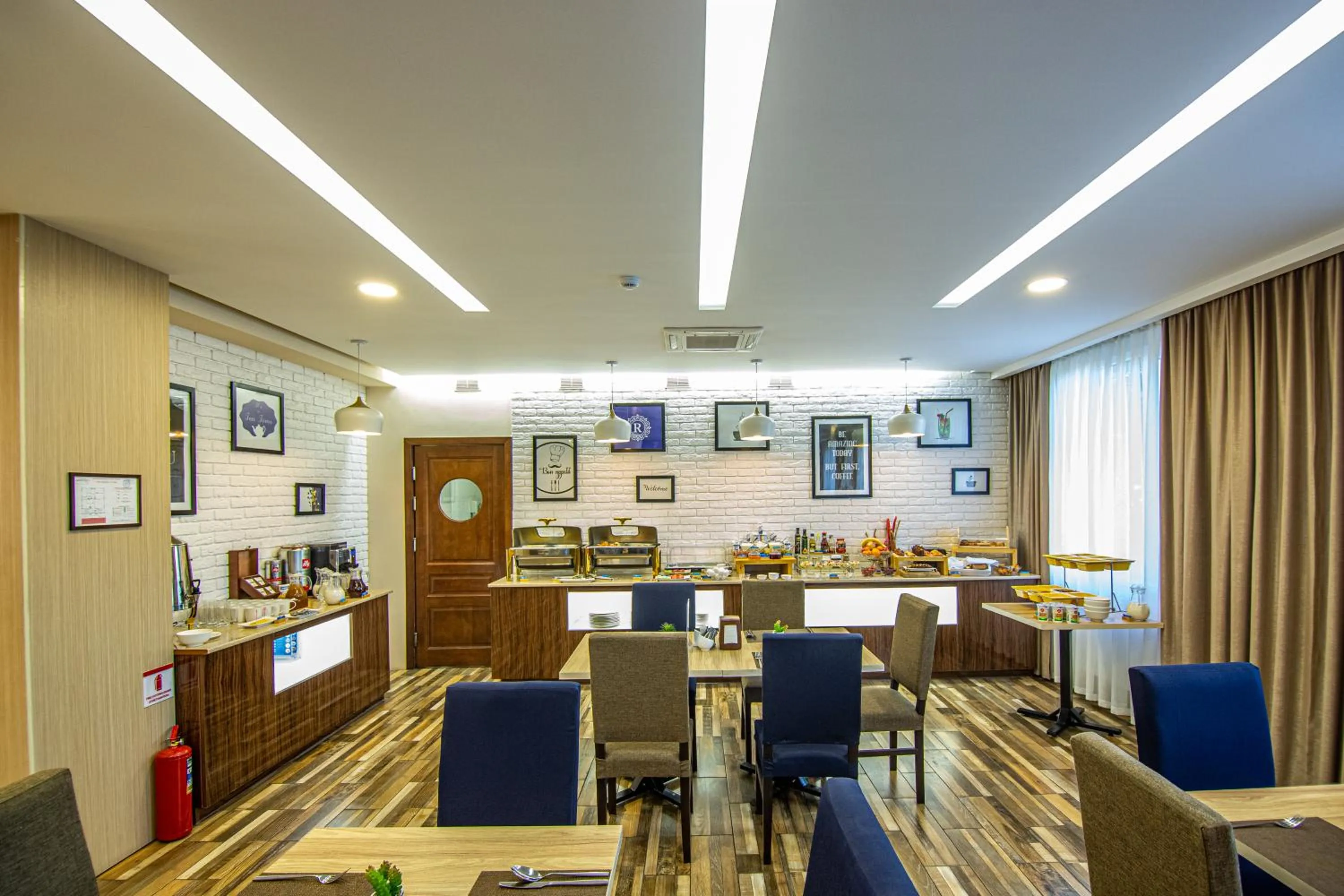 Restaurant/places to eat in Rayan Hotel