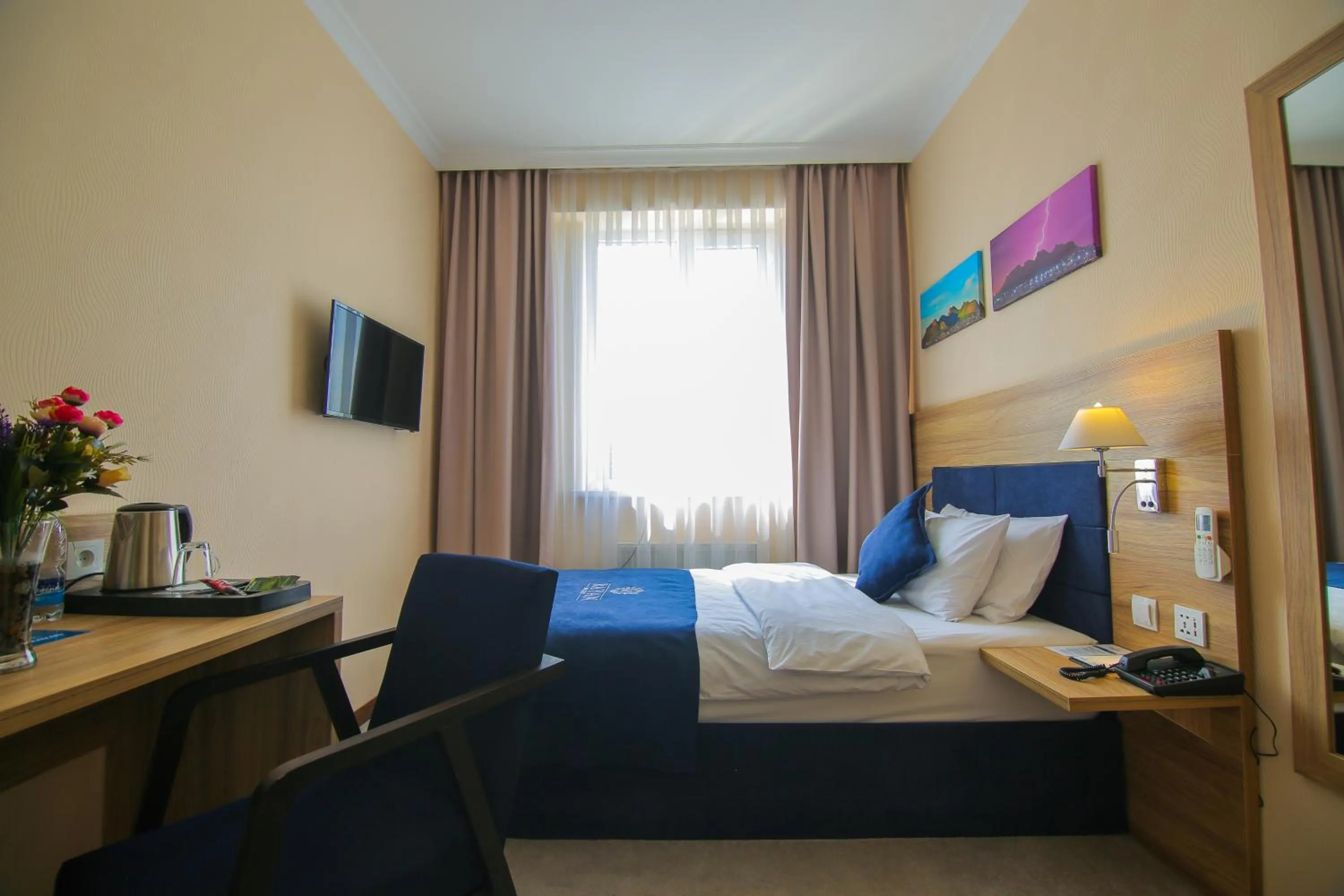 Photo of the whole room, Bed in Rayan Hotel