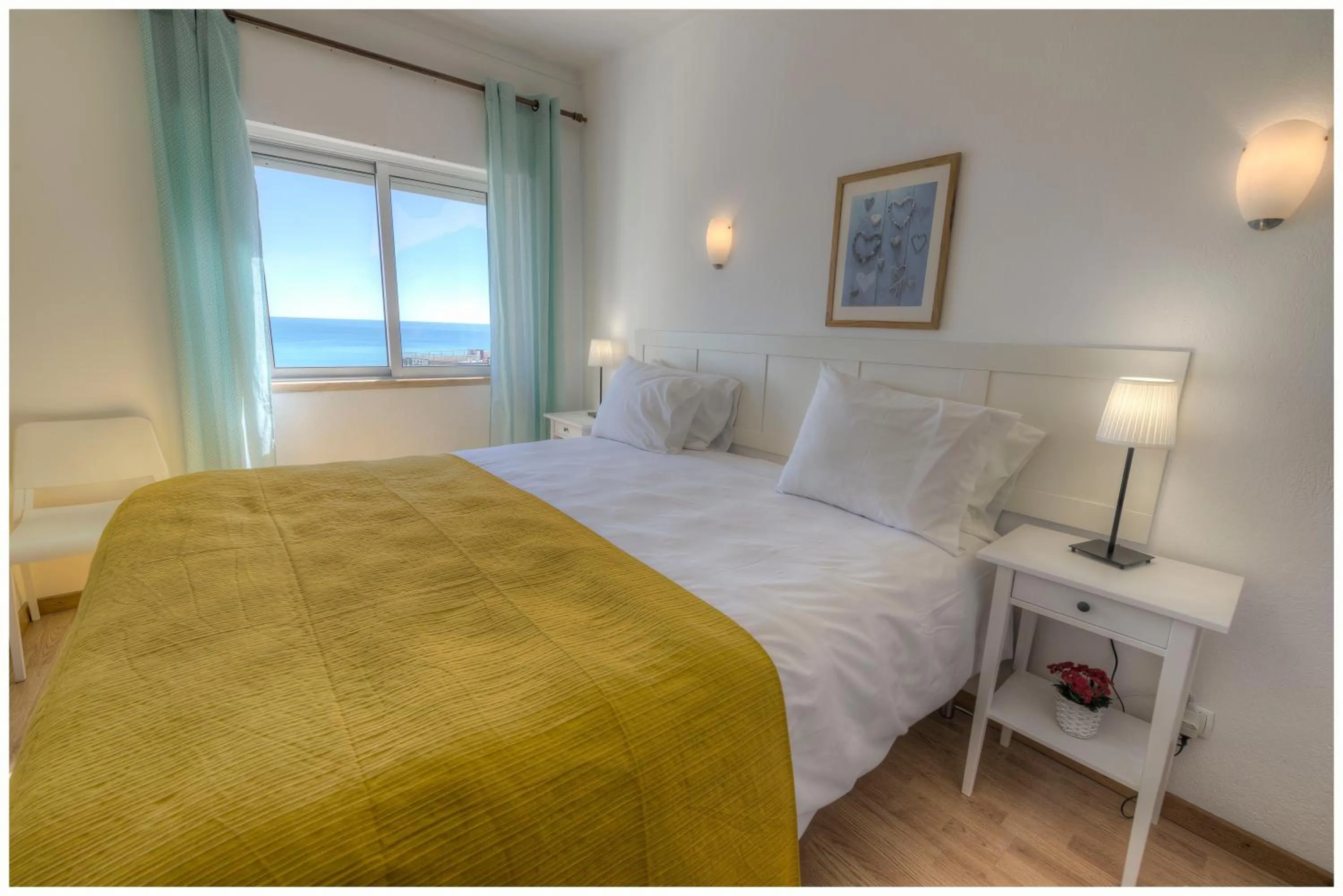 Bedroom, Bed in Apartamentos Belo Horizonte