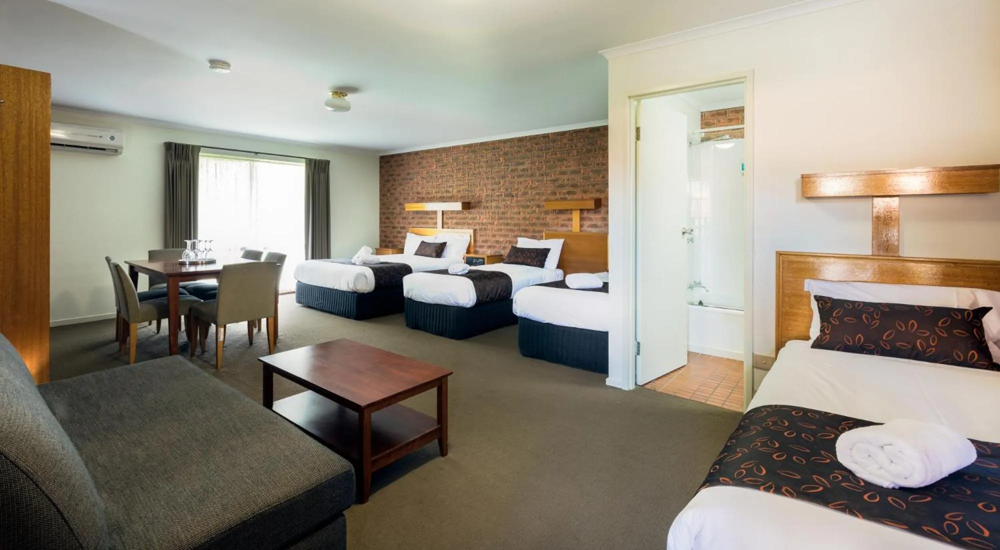 Bed in Advance Motel