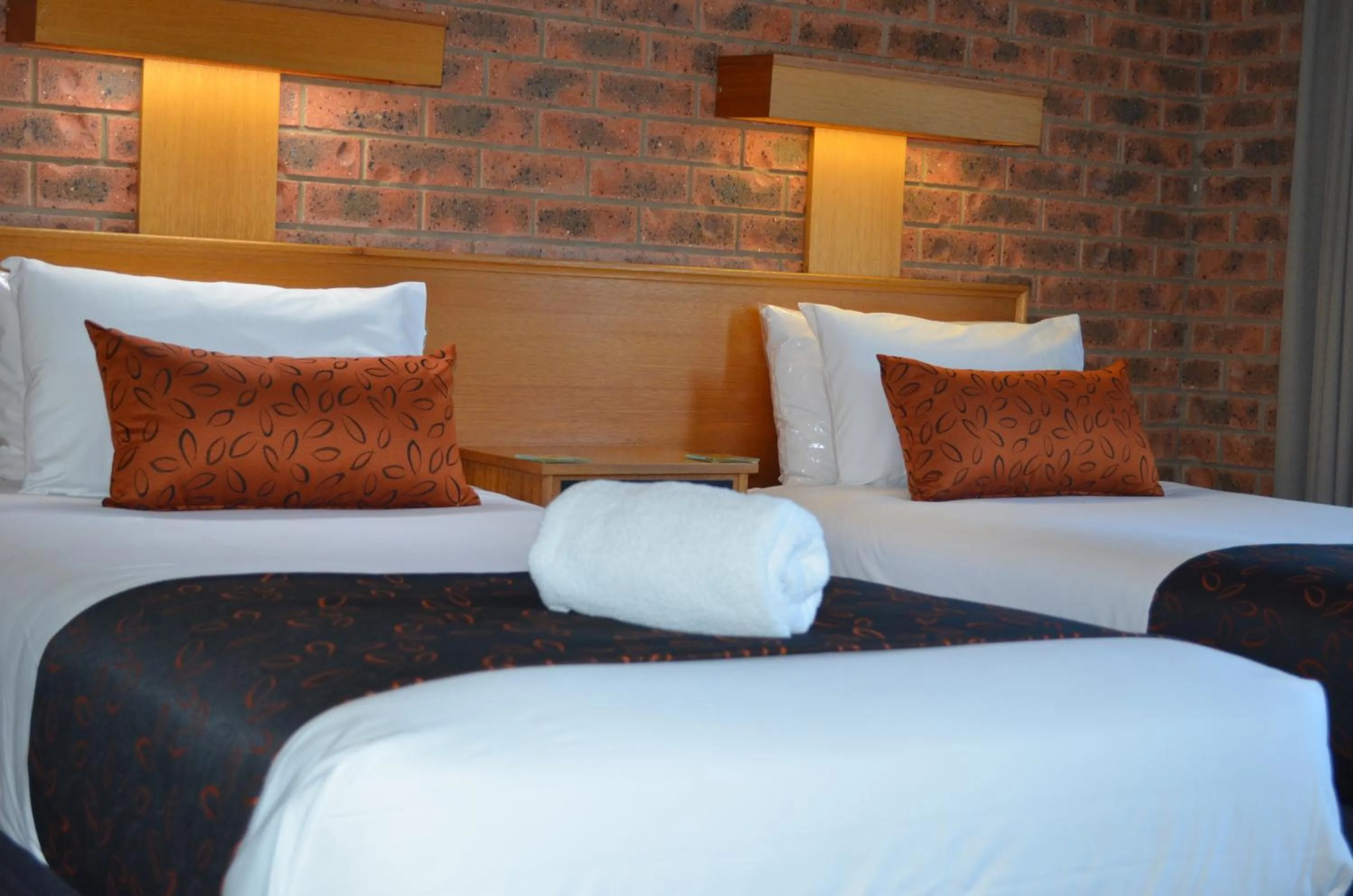 Bedroom, Bed in Advance Motel