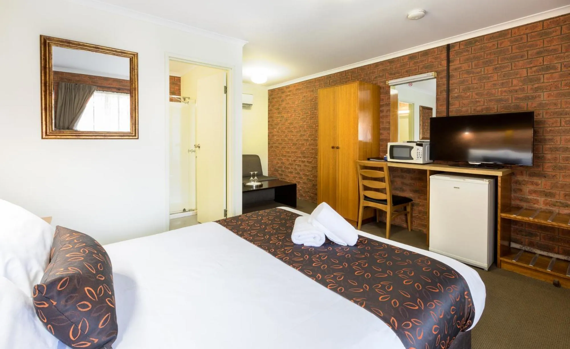 Bed in Advance Motel