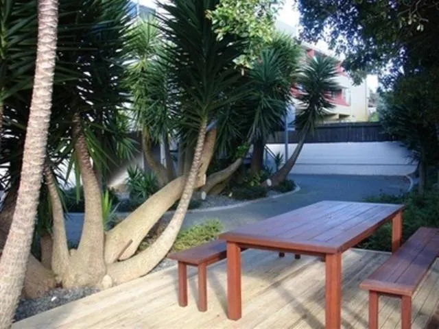 Patio in Off Broadway Motel