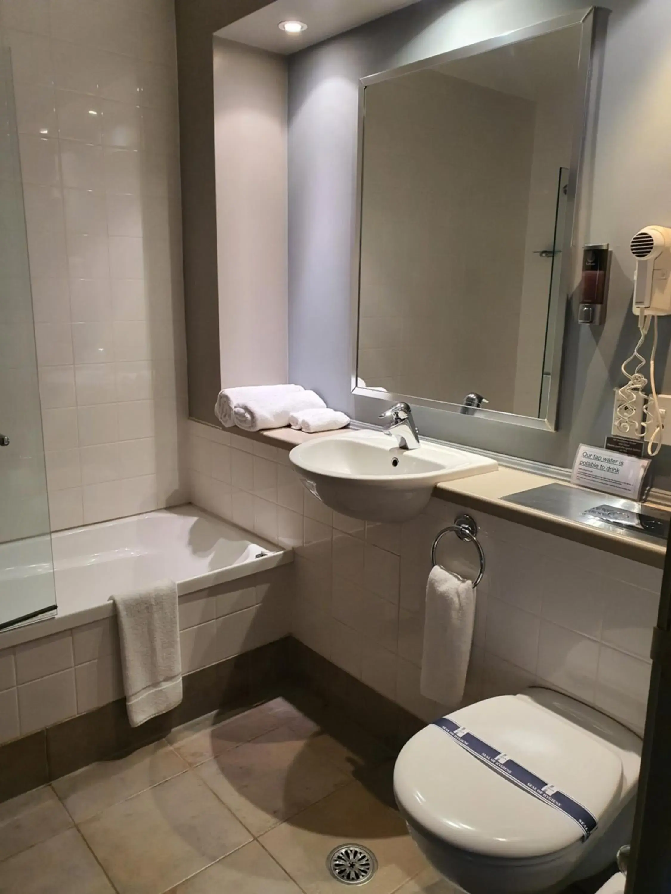 Bathroom in Off Broadway Motel Bathroom in Off Broadway Motel