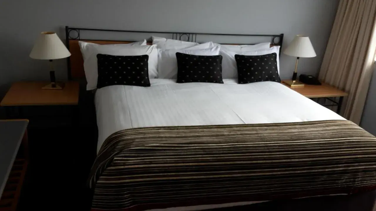 Bedroom, Bed in Off Broadway Motel Bedroom, Bed in Off Broadway Motel