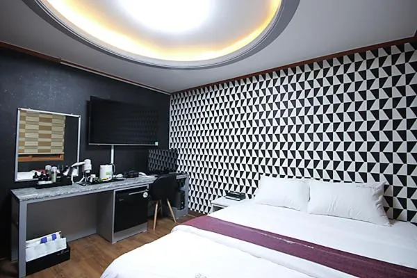 Bedroom, Bed in Business Hotel Busan Station