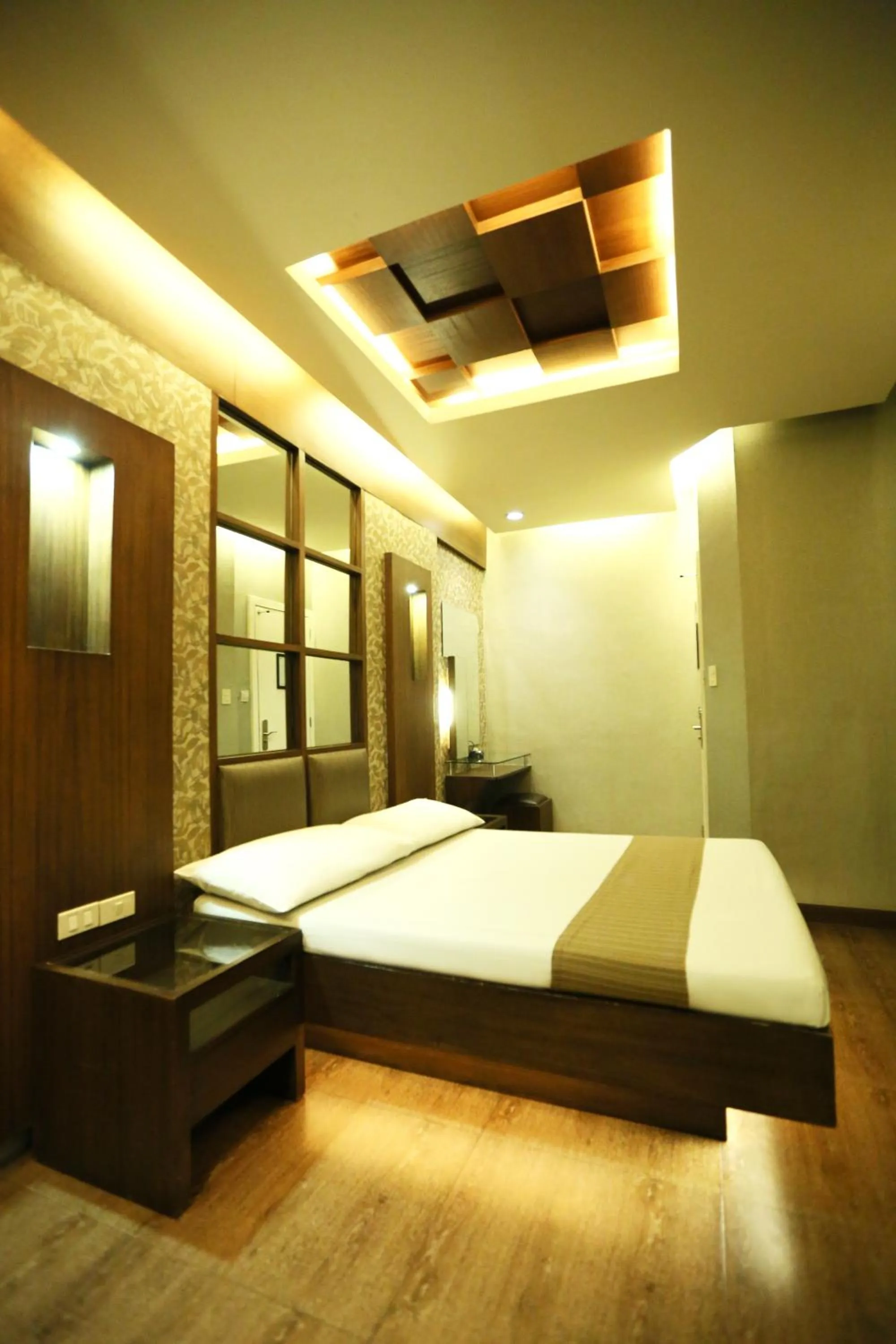 Bedroom, Bed in Victoria Court Gil Puyat Motorist Lodge