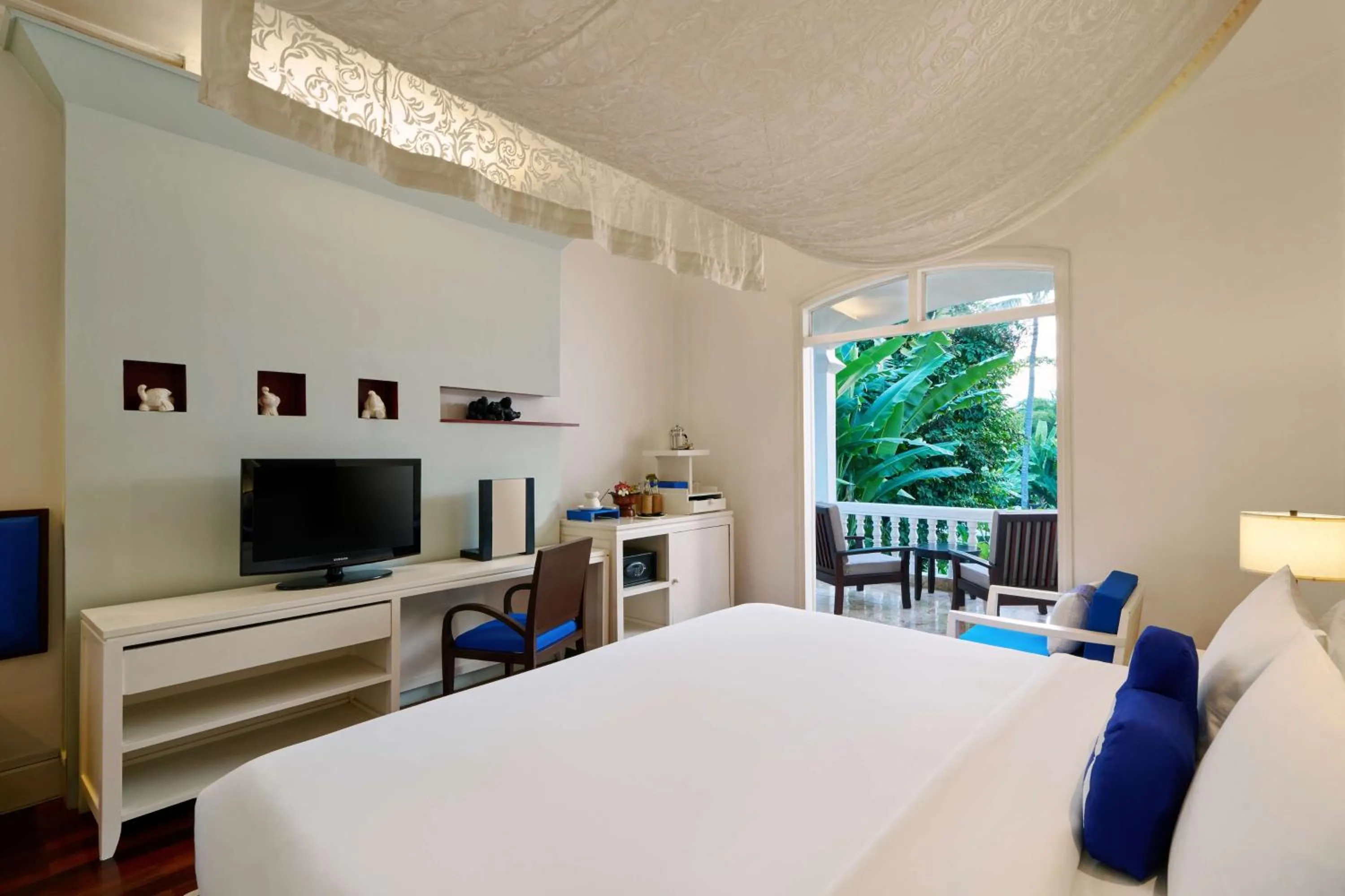 Bedroom, Bed in Homm Souvannaphoum Luang Prabang, part of Banyan Group