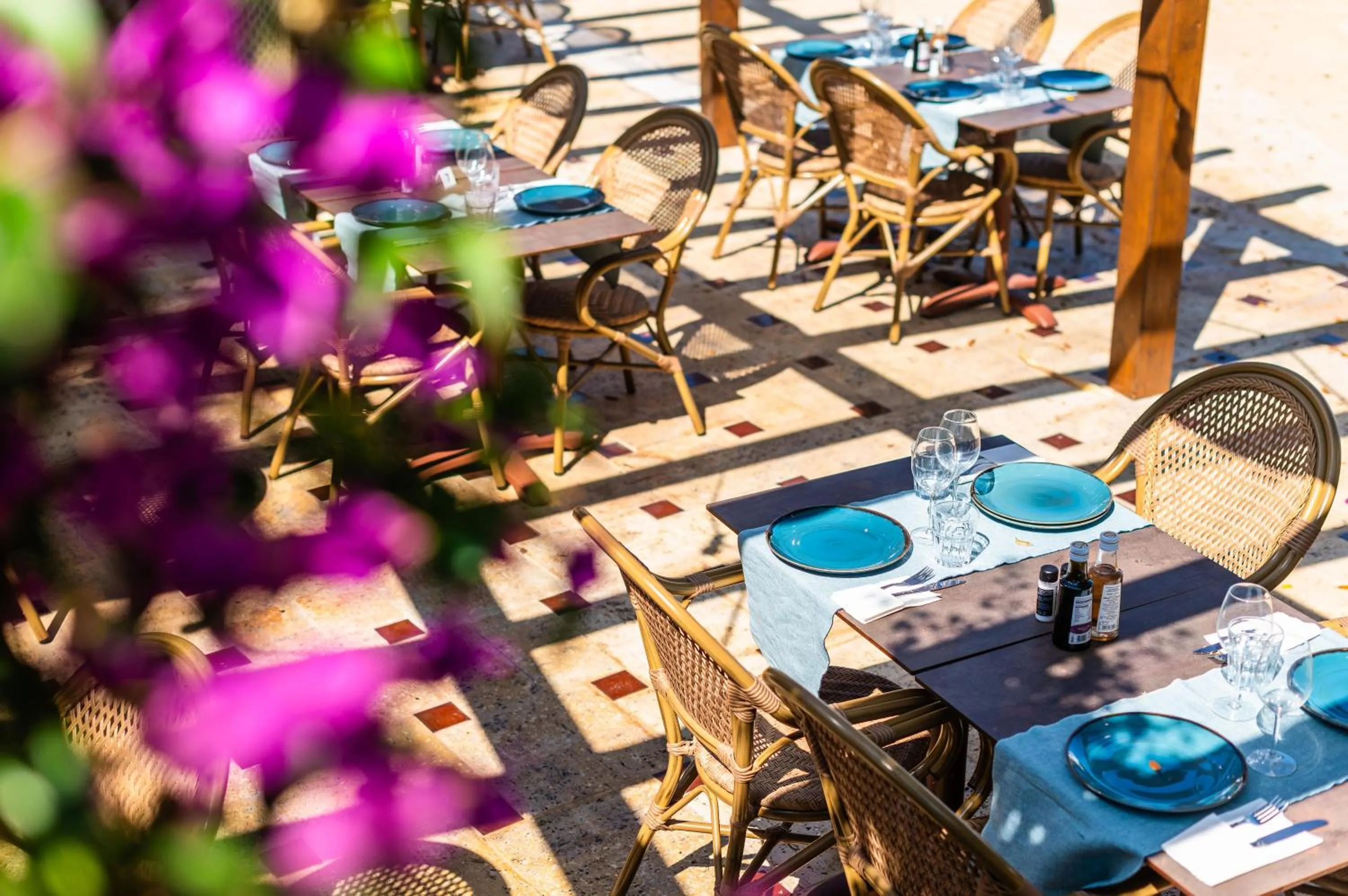 Restaurant/places to eat in Balaia Golf Village