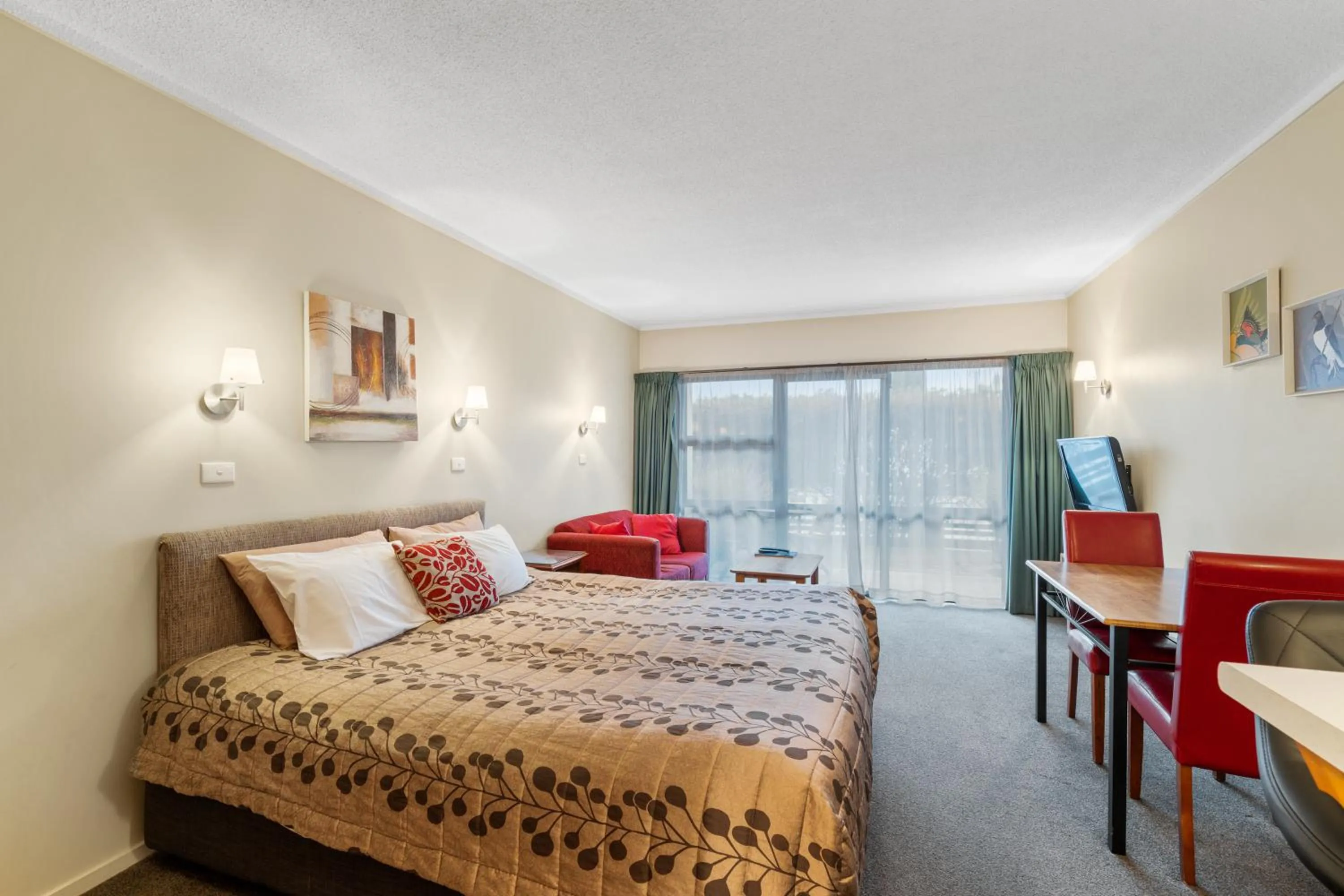 Bed in Aspiring Lodge Motel