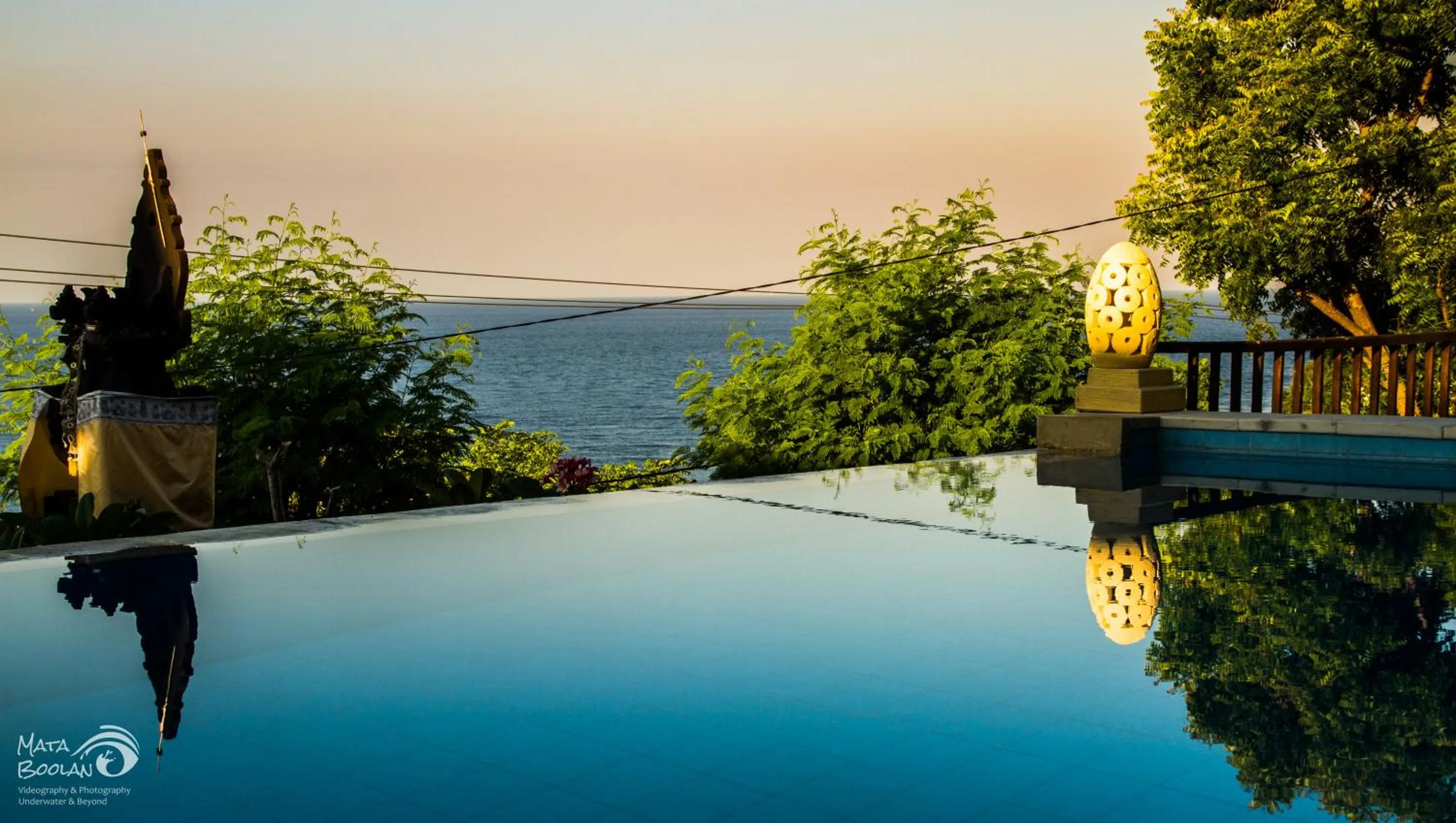 Pool view in Beten Waru Bungalow and Restaurant