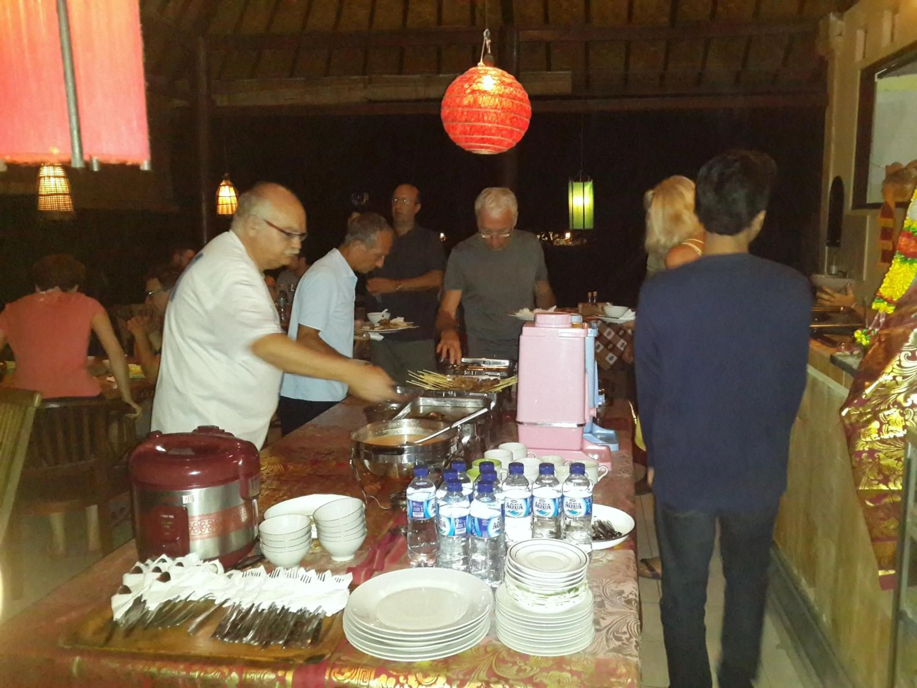 Restaurant/places to eat in Beten Waru Bungalow and Restaurant