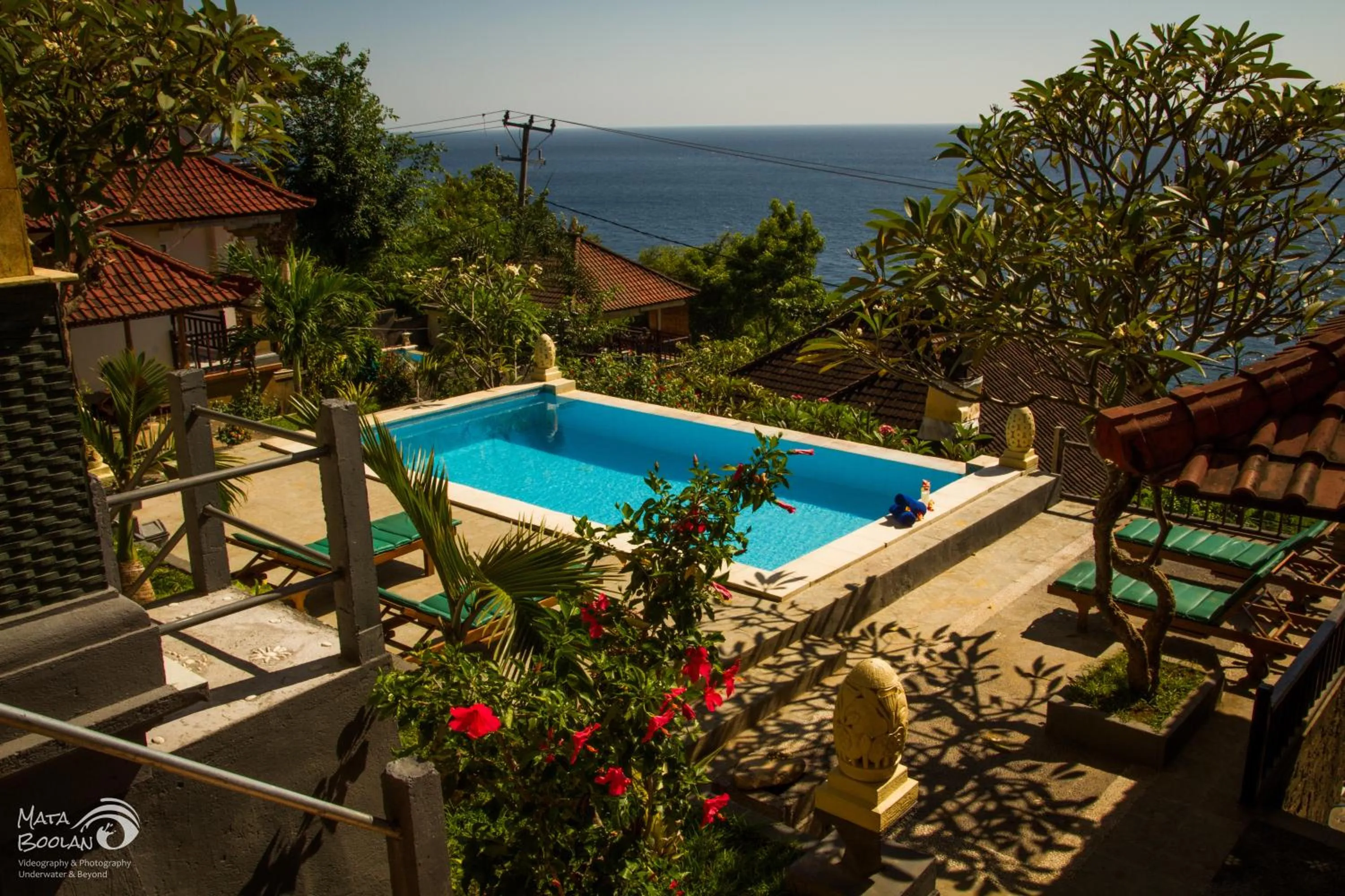 Swimming pool in Beten Waru Bungalow and Restaurant