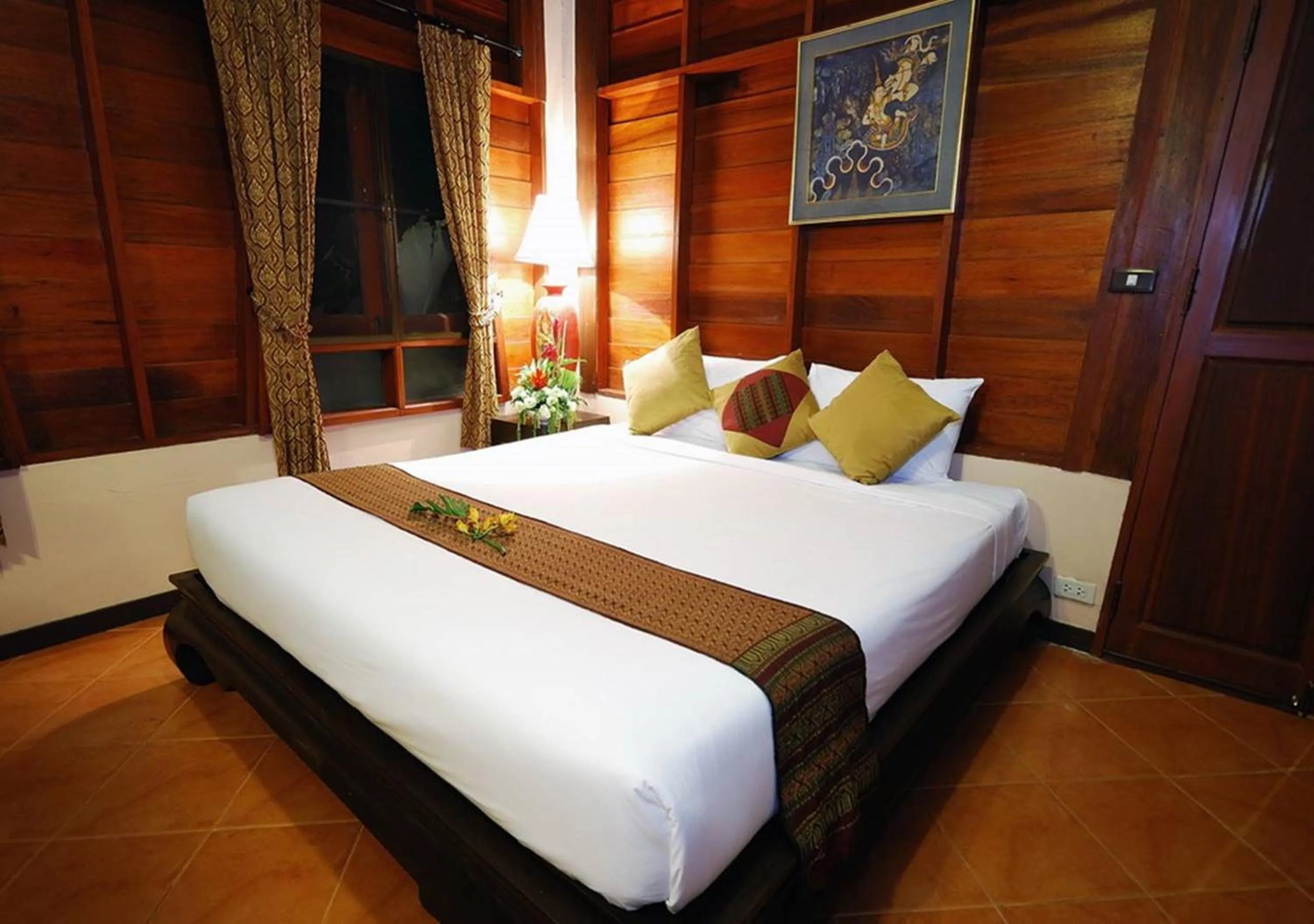 Bed in Phuwanalee Resort