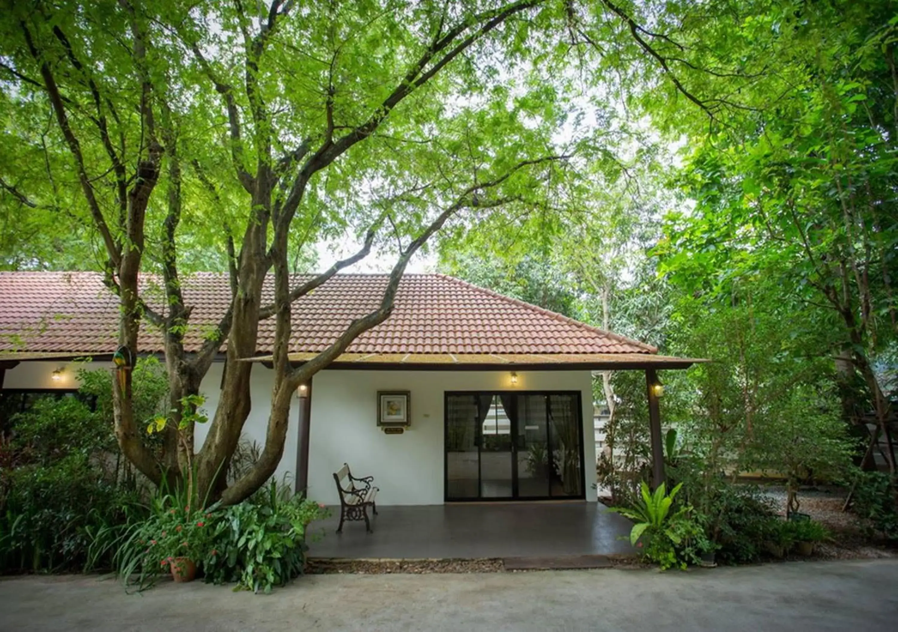 Property building in Phuwanalee Resort Property building in Phuwanalee Resort