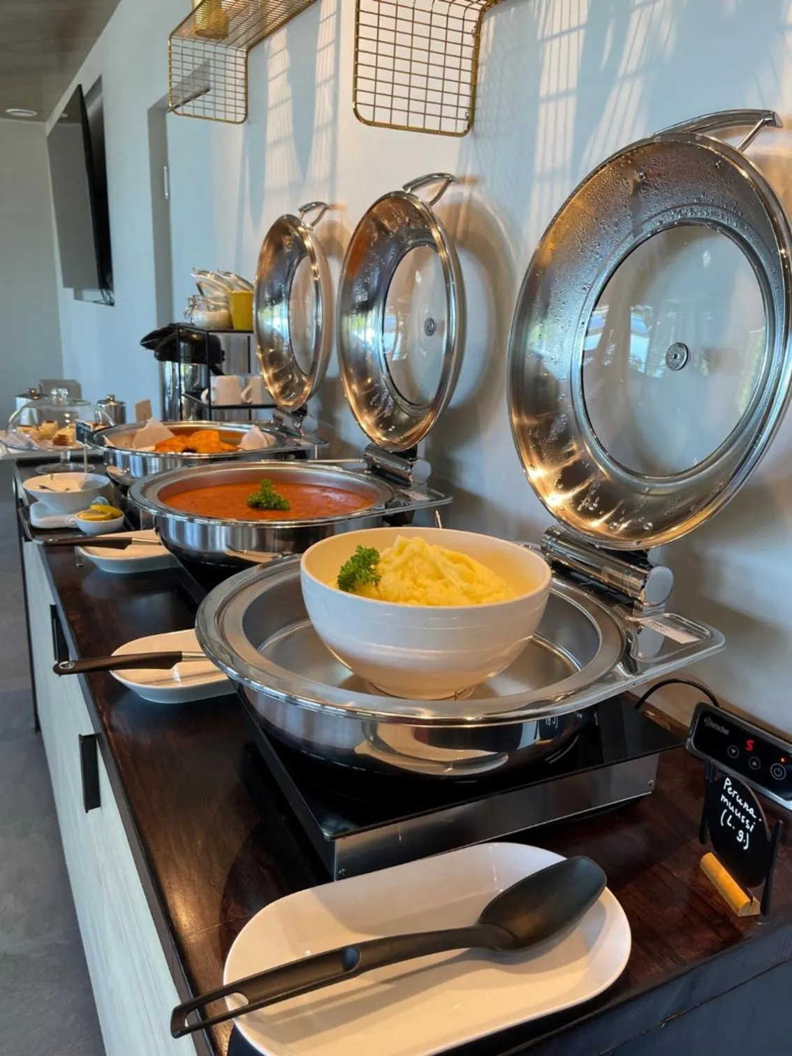 Buffet breakfast in Beach Hotel Santalahti