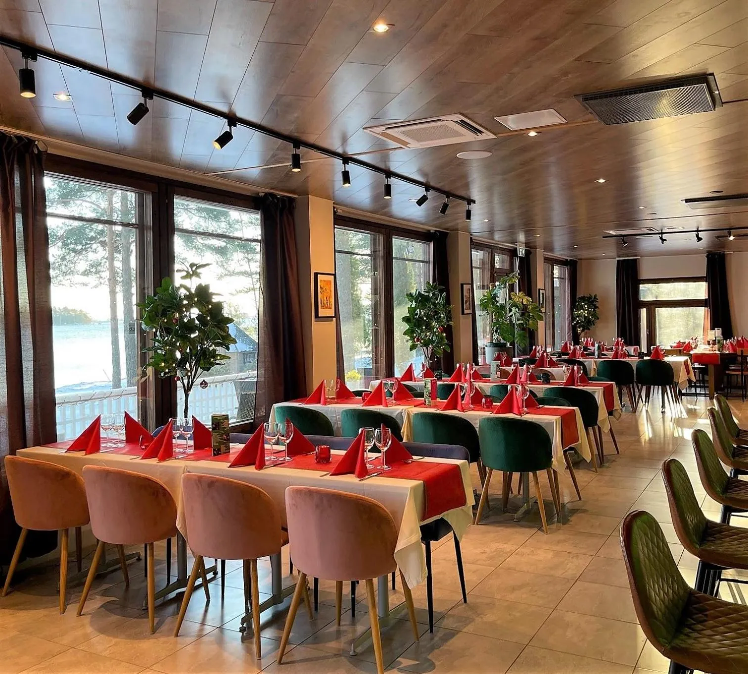 Restaurant/places to eat in Beach Hotel Santalahti