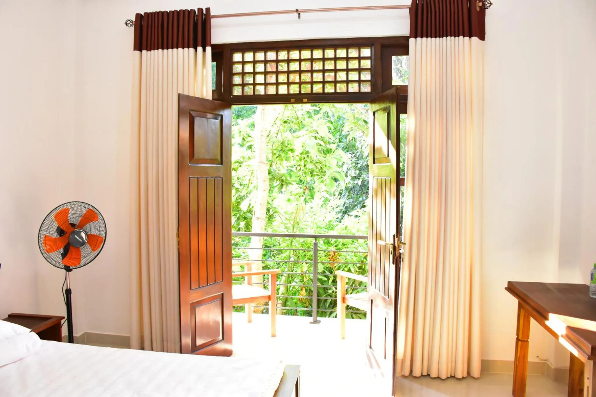 Balcony/Terrace, Bed in Ella, Nine Arch Holiday Resort