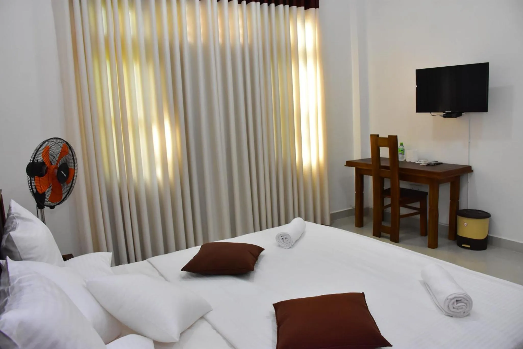 Photo of the whole room, Bed in Ella, Nine Arch Holiday Resort