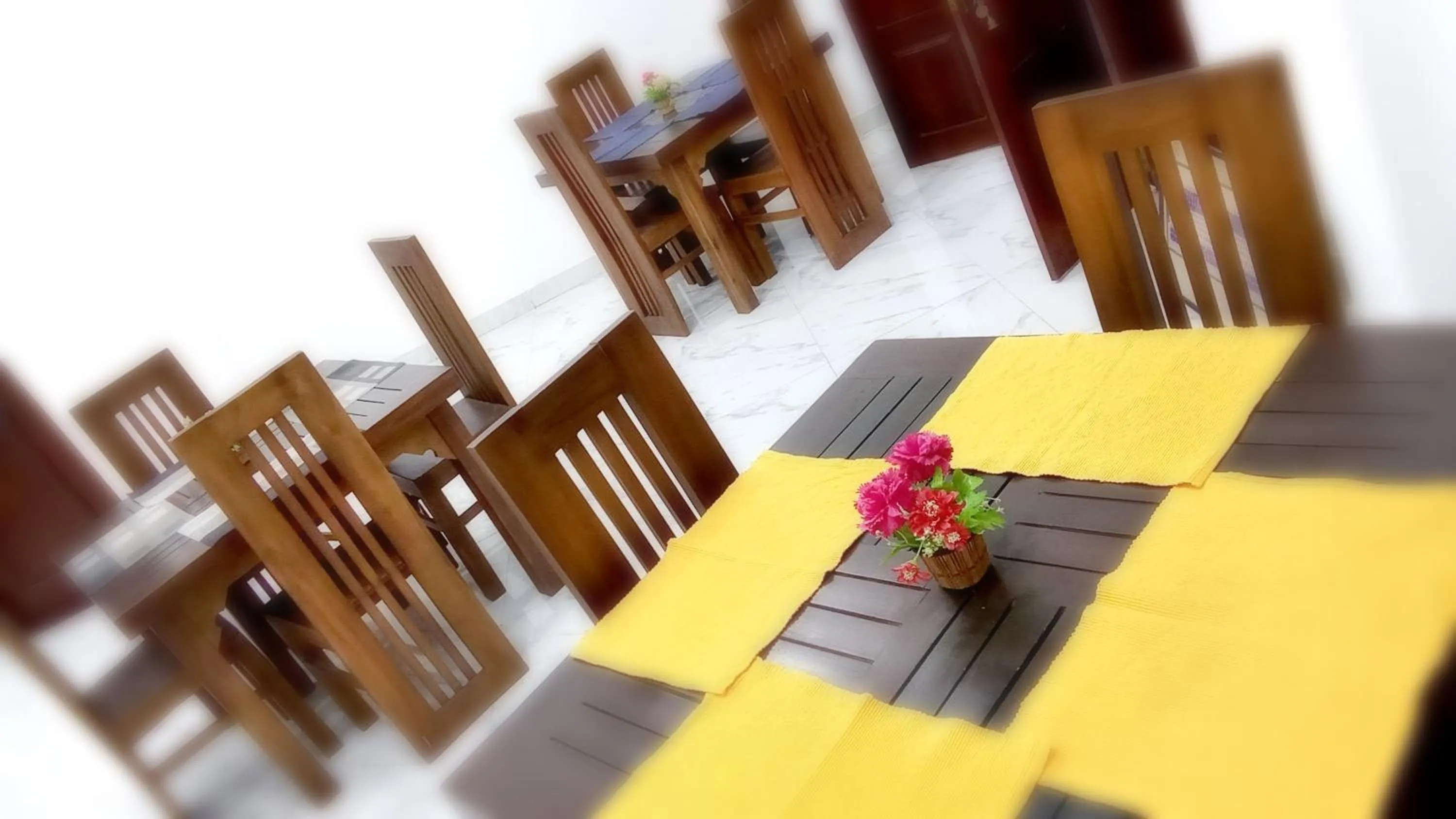 Restaurant/places to eat in Ella, Nine Arch Holiday Resort