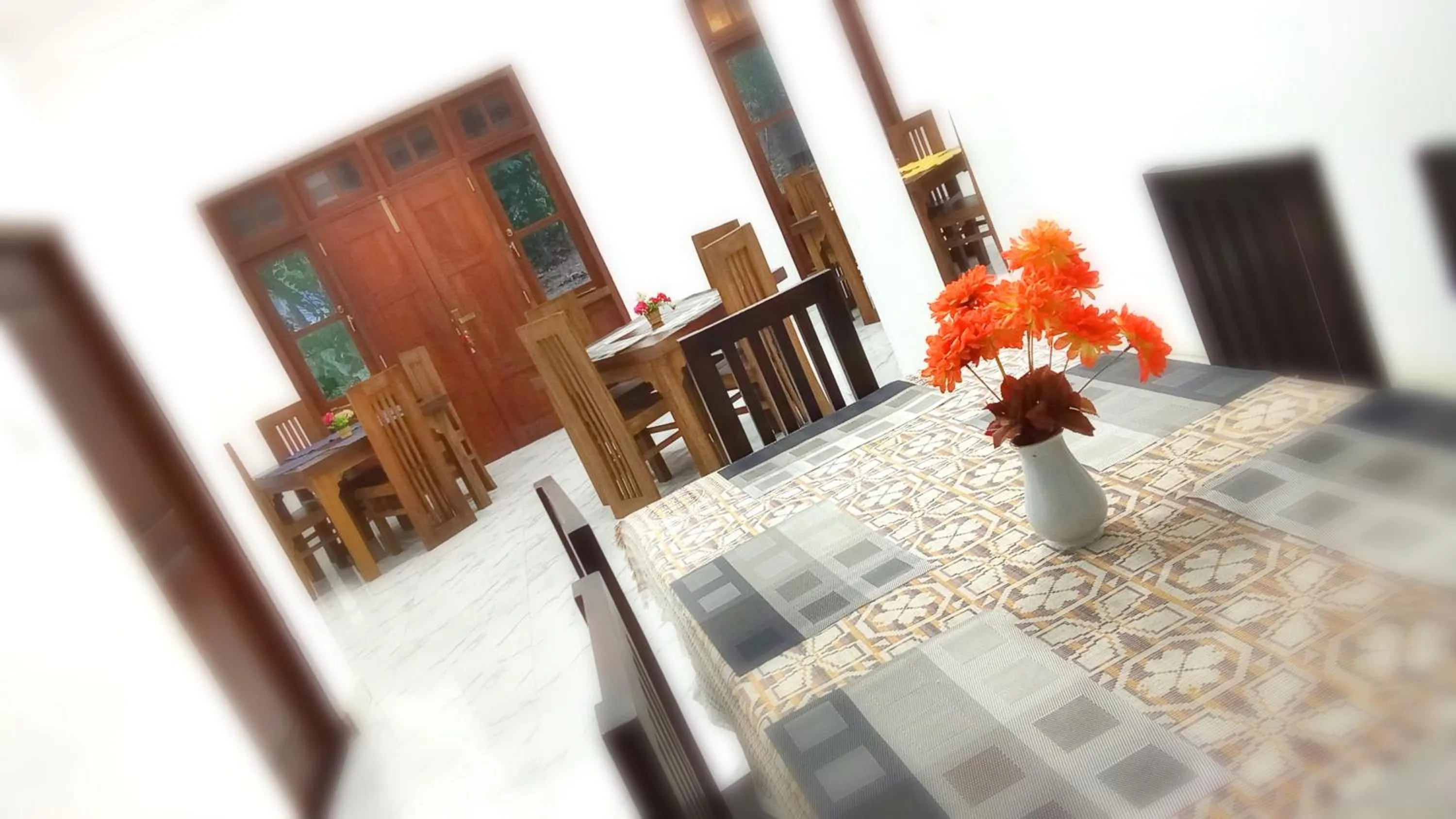 Restaurant/places to eat in Ella, Nine Arch Holiday Resort