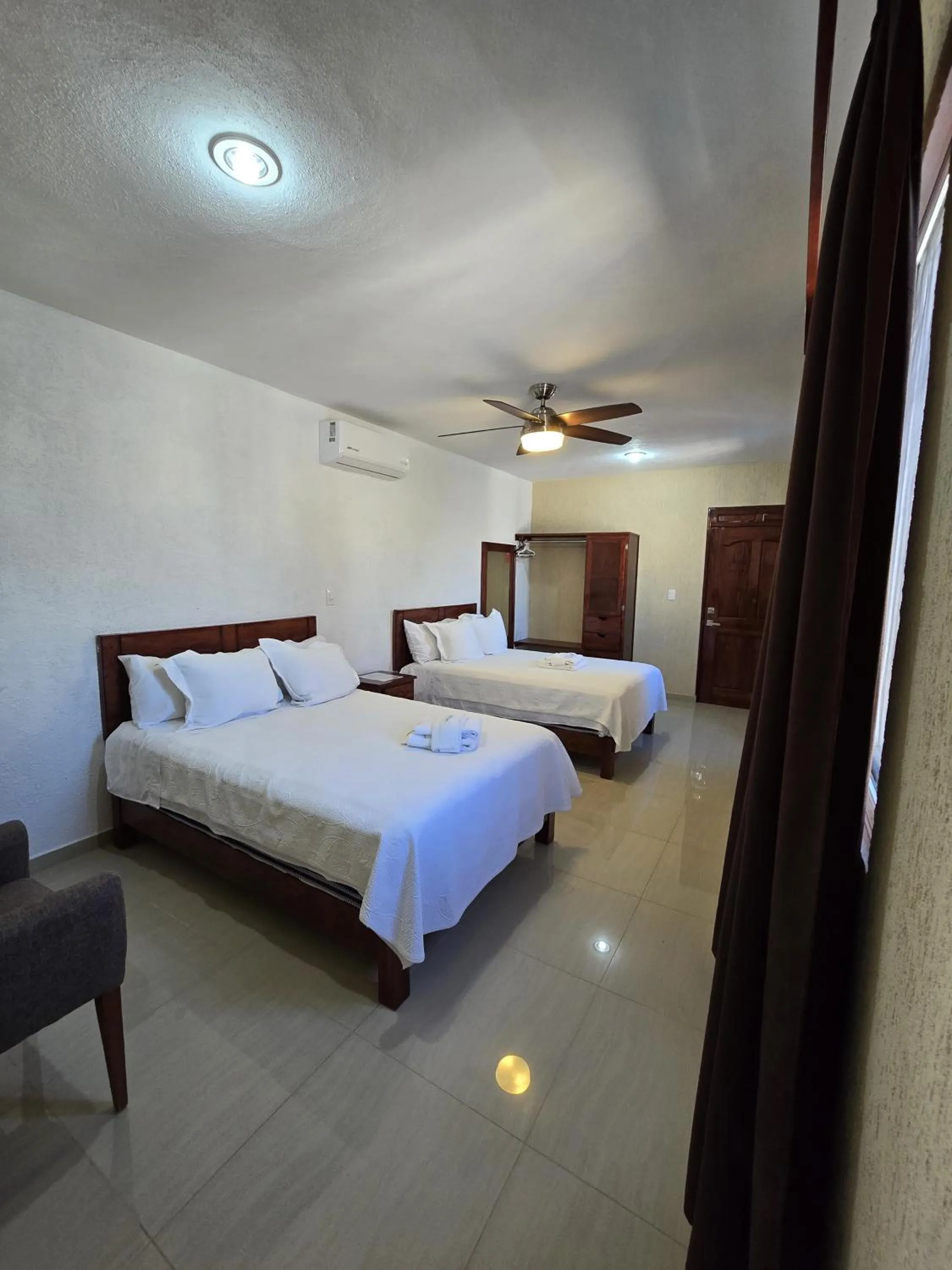 Queen Room with Two Queen Beds in Hotel Casa Garatusa