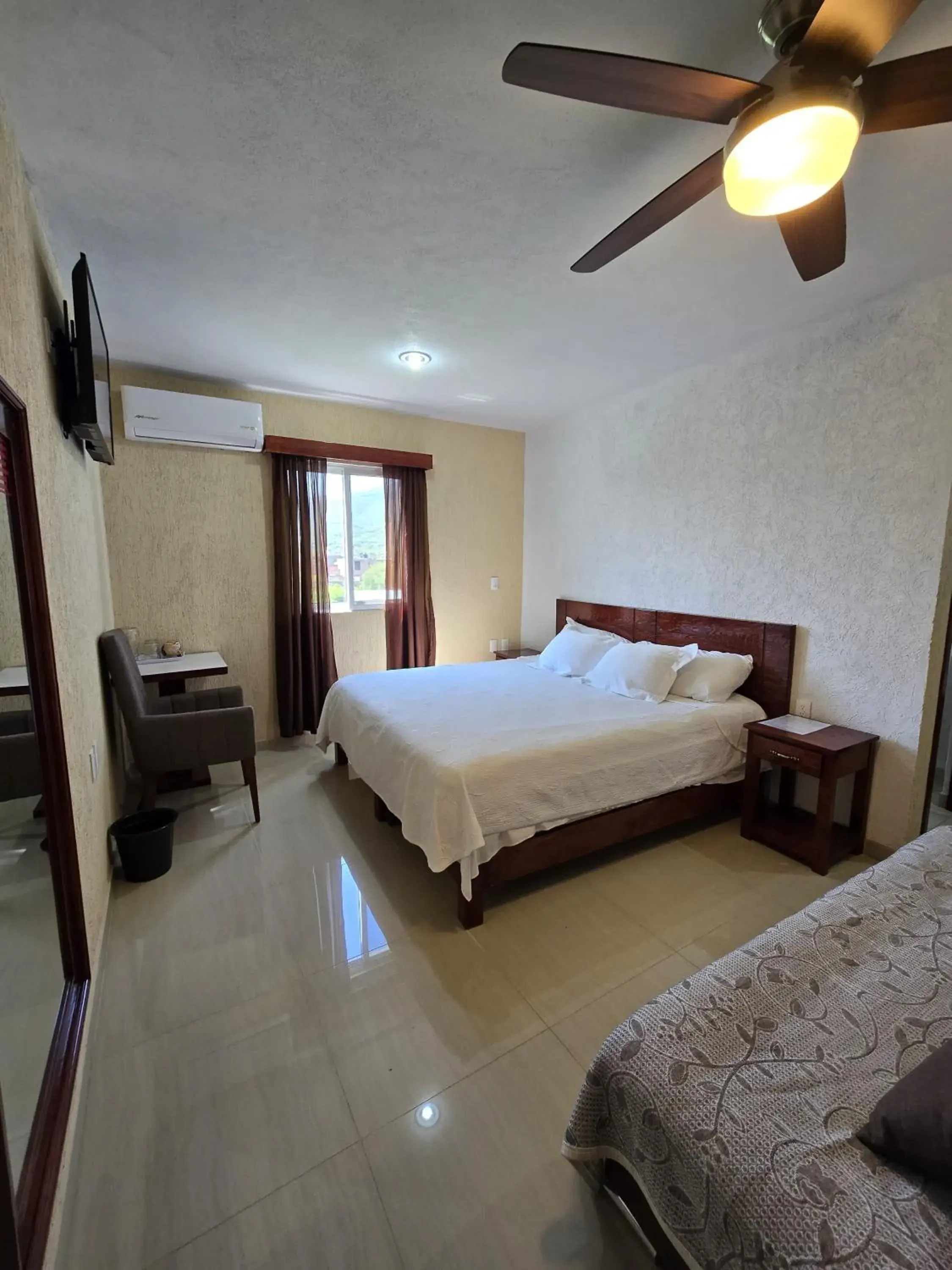 Deluxe King Room in Hotel Casa Garatusa Deluxe King Room in Hotel Casa Garatusa