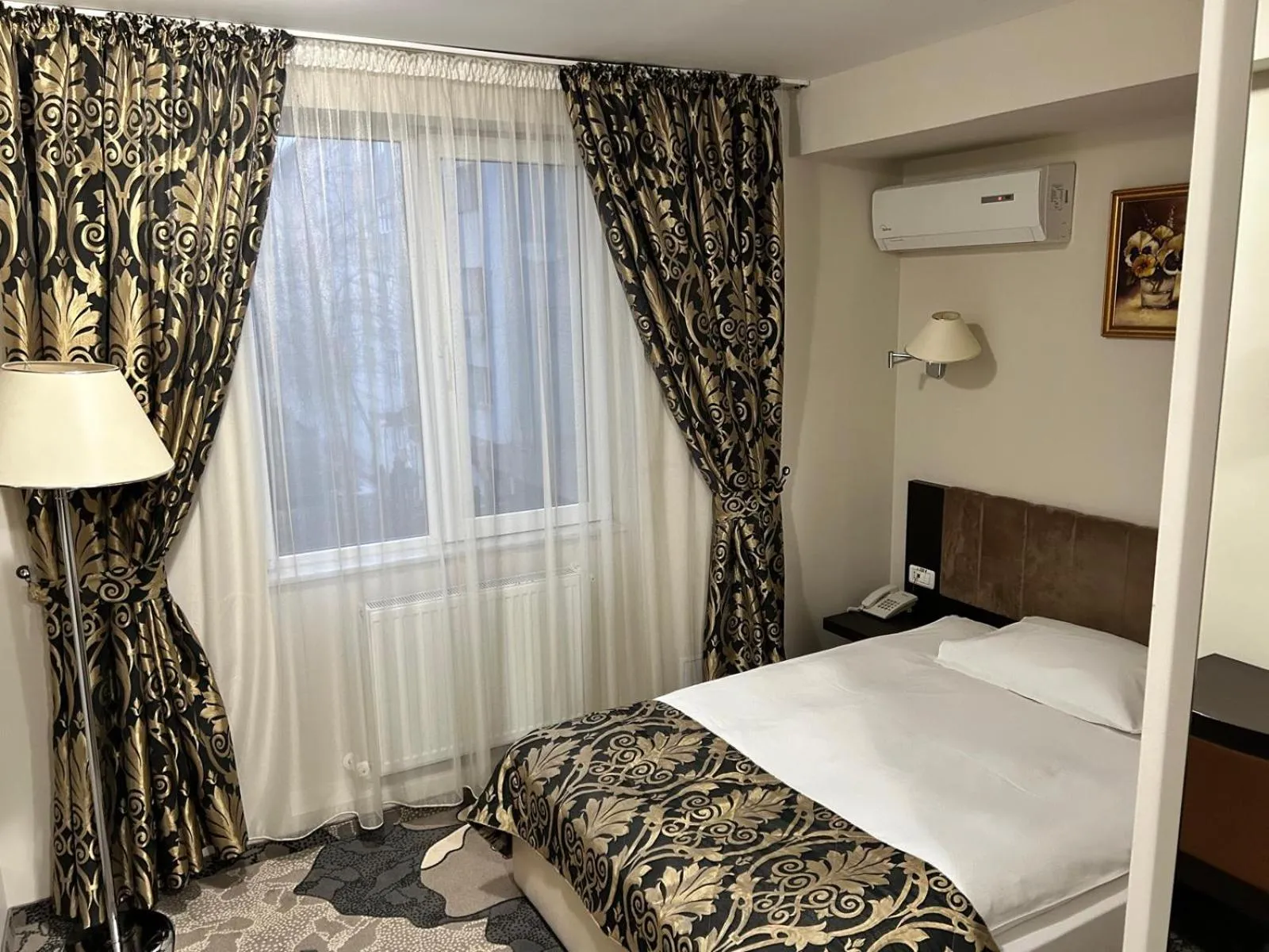 Bed in Hotel Bistrita