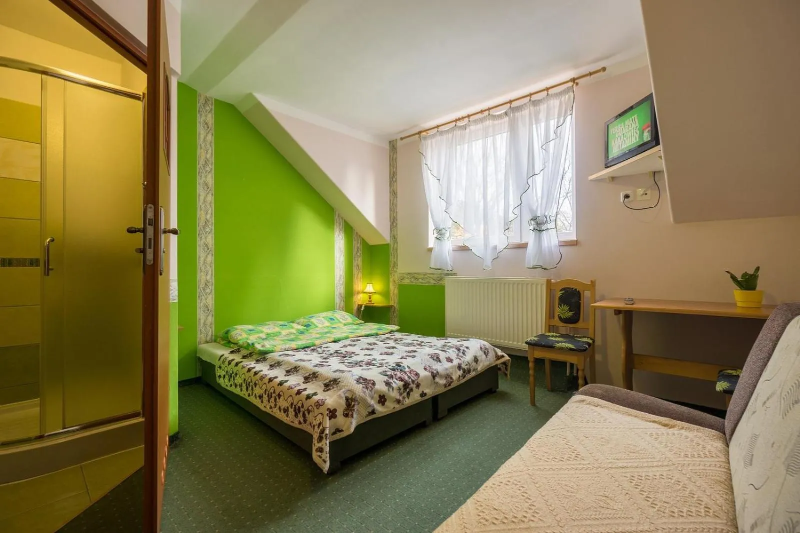 Bed in Harmont Montis- dawna Zającówka- IDEALNA lokalizacja - leśna enklawa w centrum miasta! Sauna, masaże, zabiegi spa!